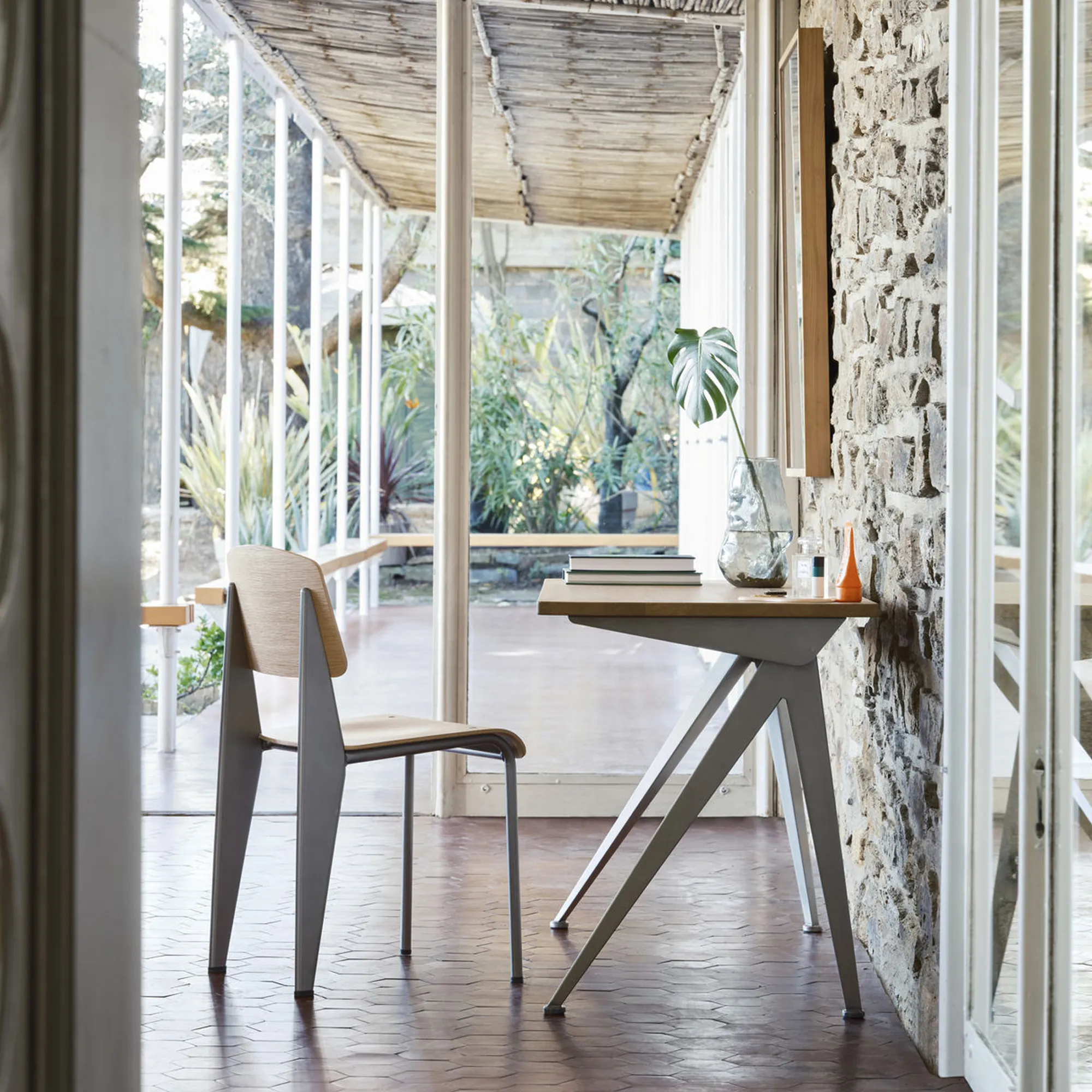 Compas Direction Desk - 4