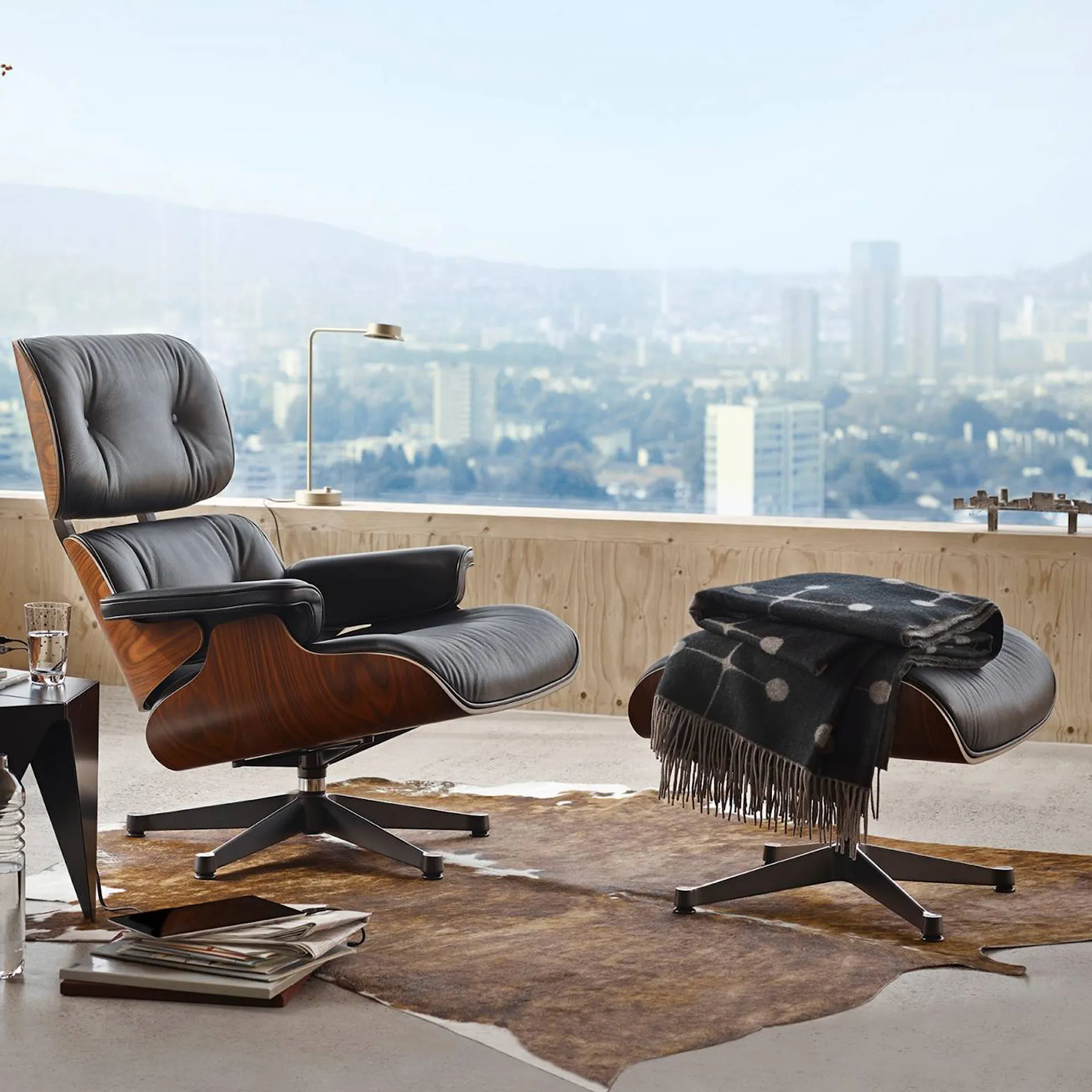 Eames Lounge Chair & Ottoman Black Stained Walnut Black/Polished Base - Vitra - Charles & Ray Eames - NO GA