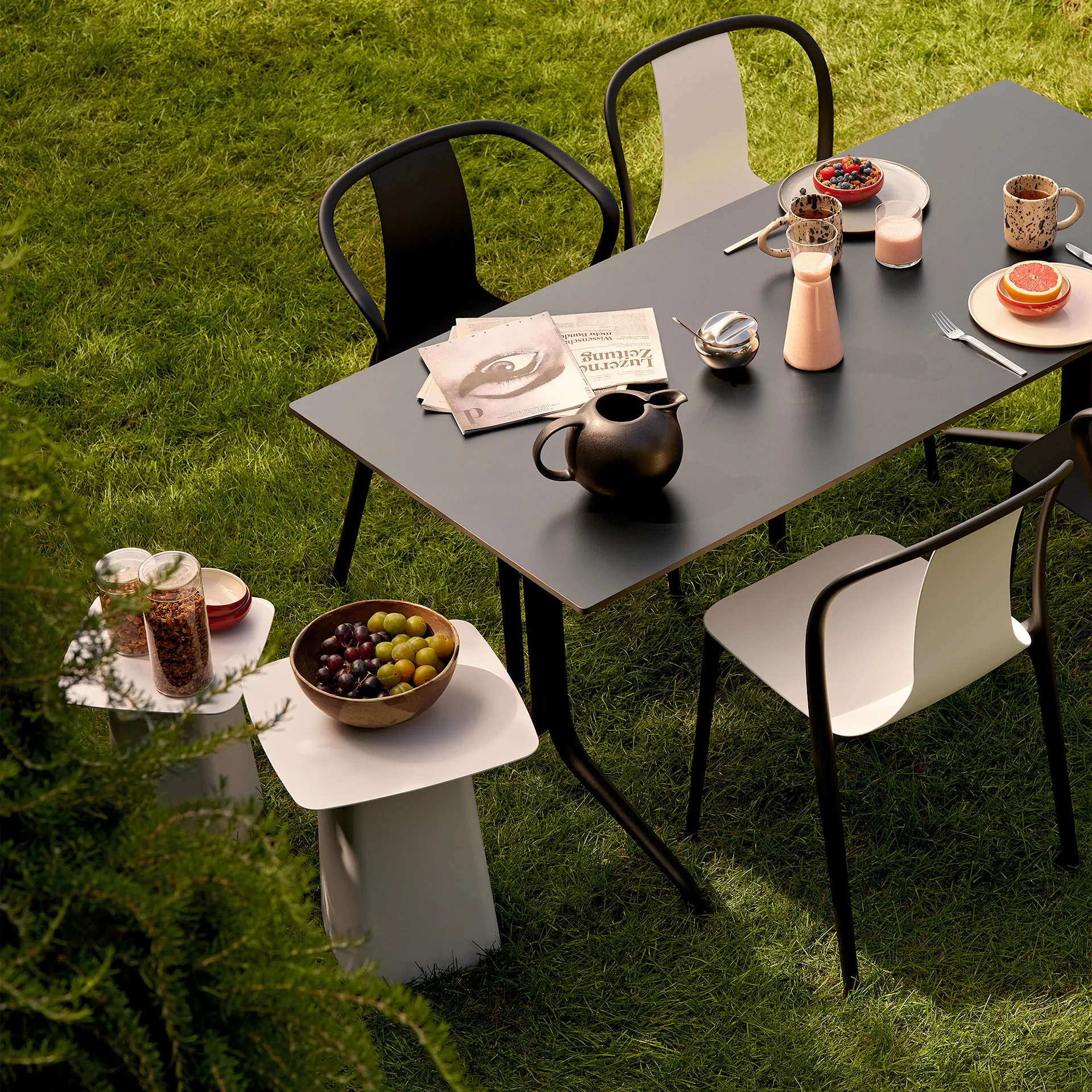 Metal Side Table Outdoor Small - Vitra - Ronan & Erwan Bouroullec - NO GA