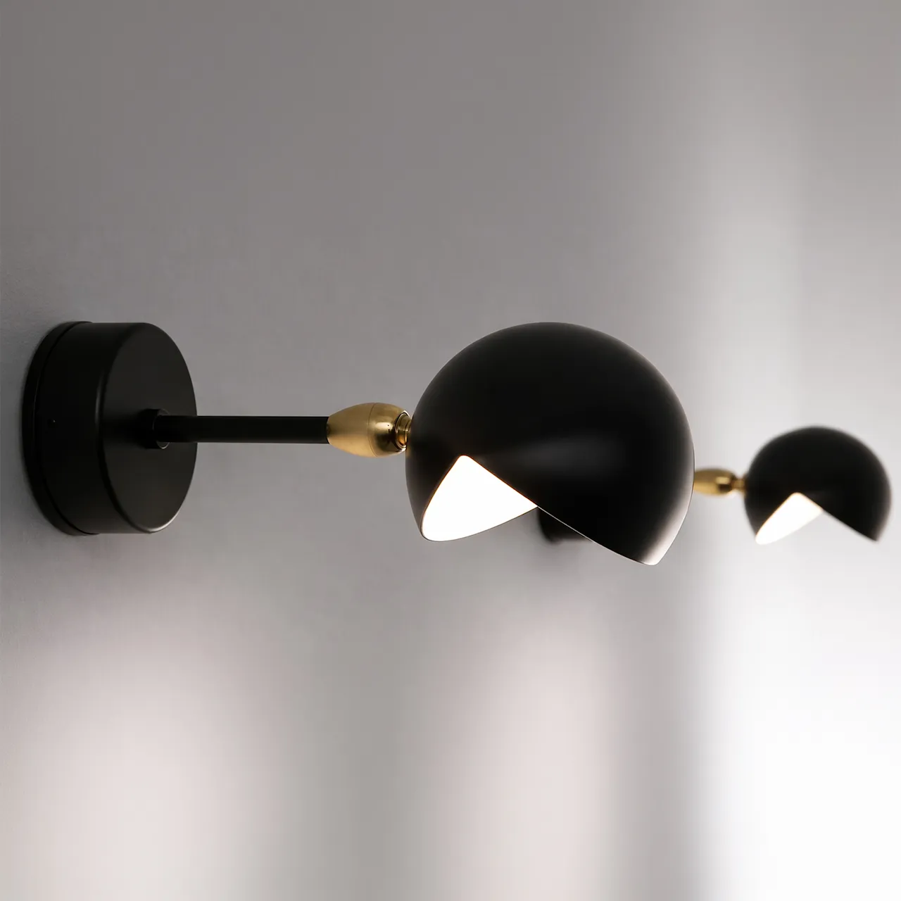 Eye wall lamp