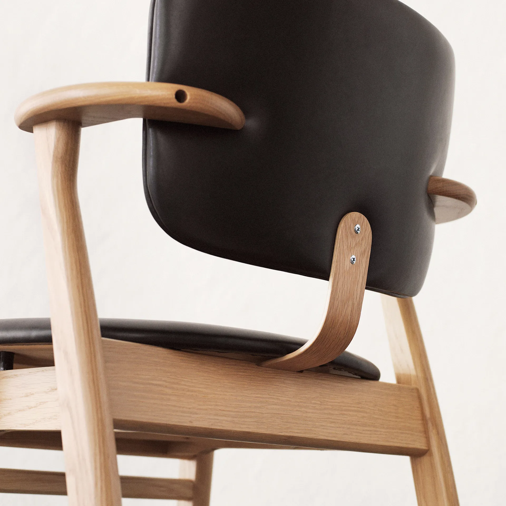 Domus Chair Upholstred - Artek - NO GA