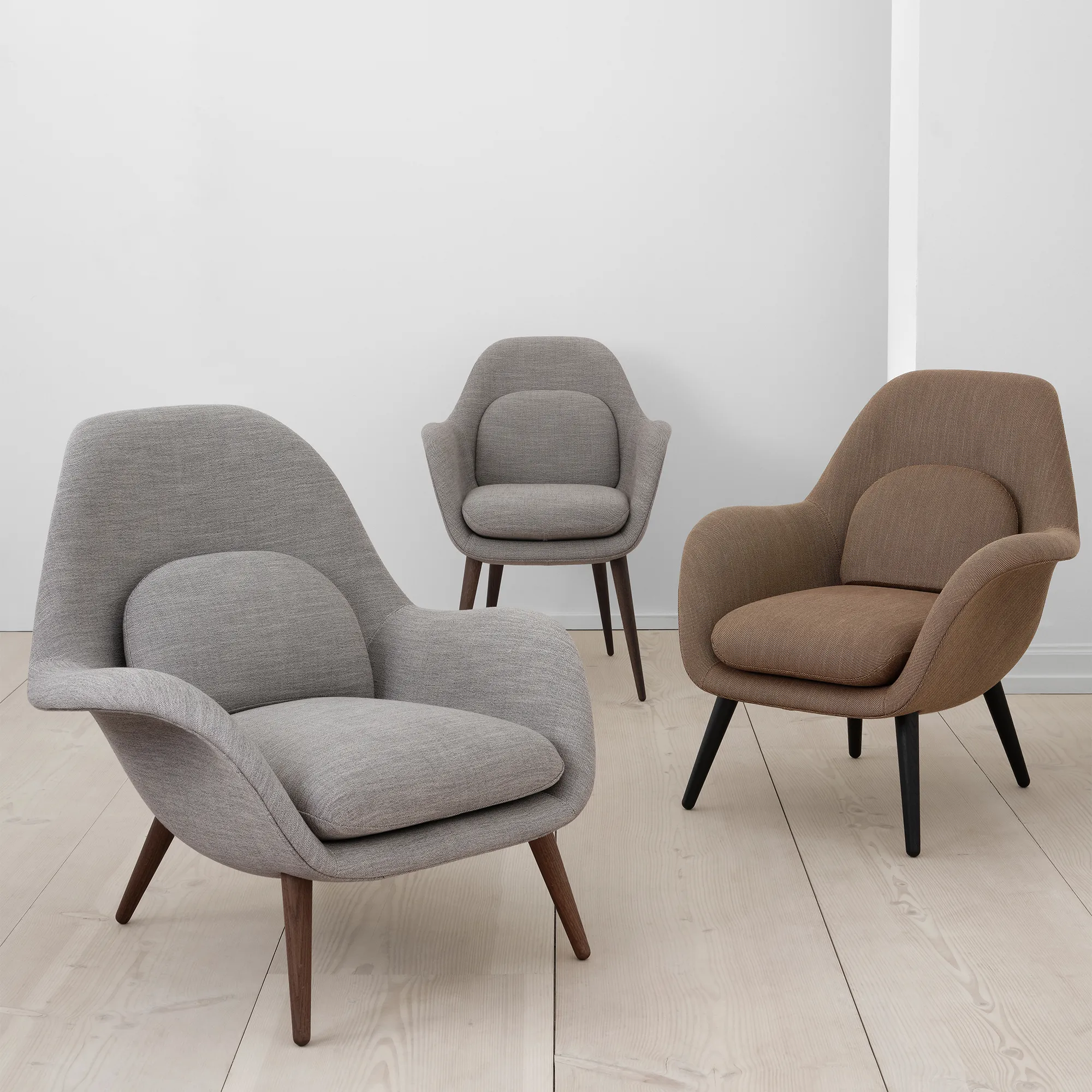 Swoon Petit Lounge Chair Lacquered Walnut - 4