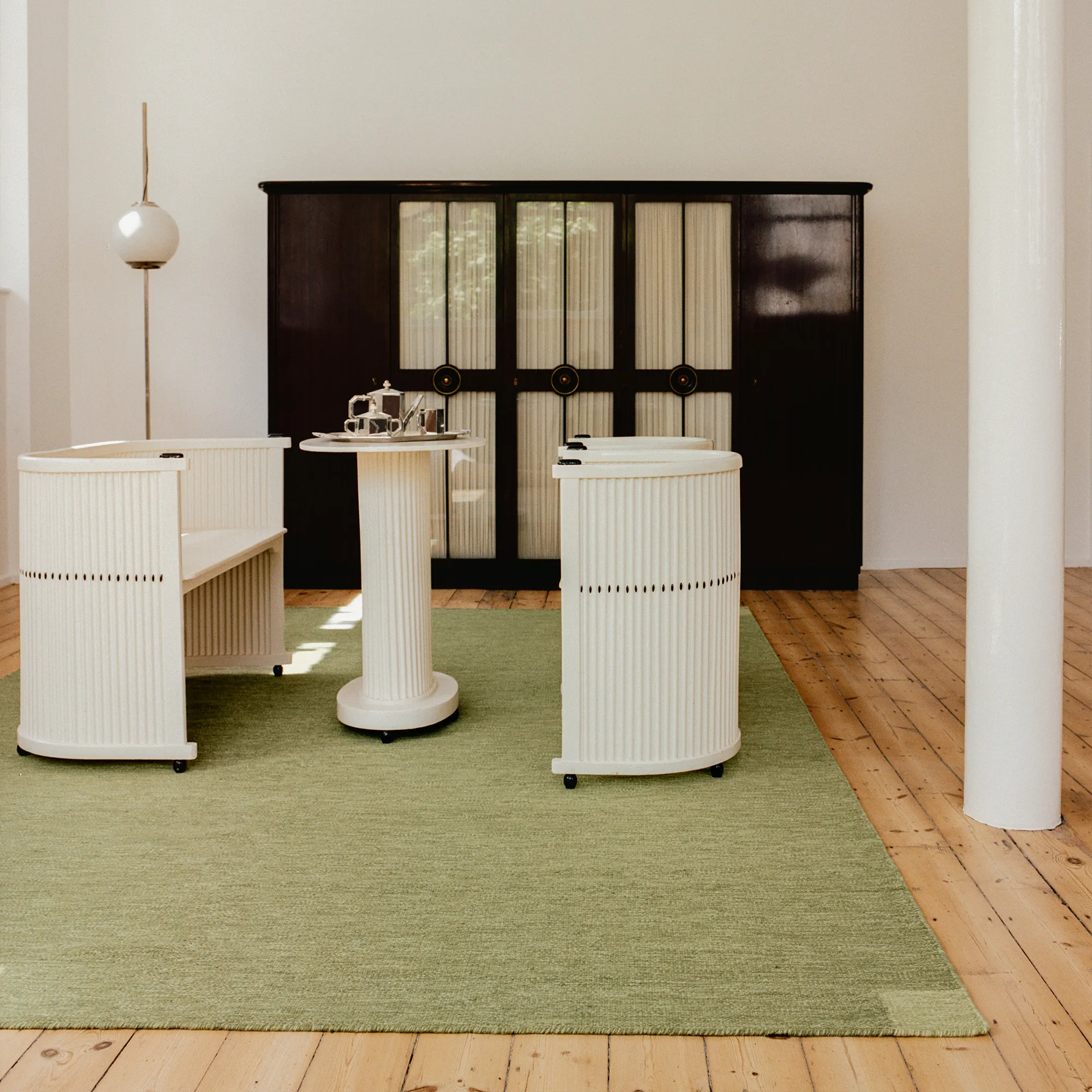 Tradition Solid Green Wool Rug - 2