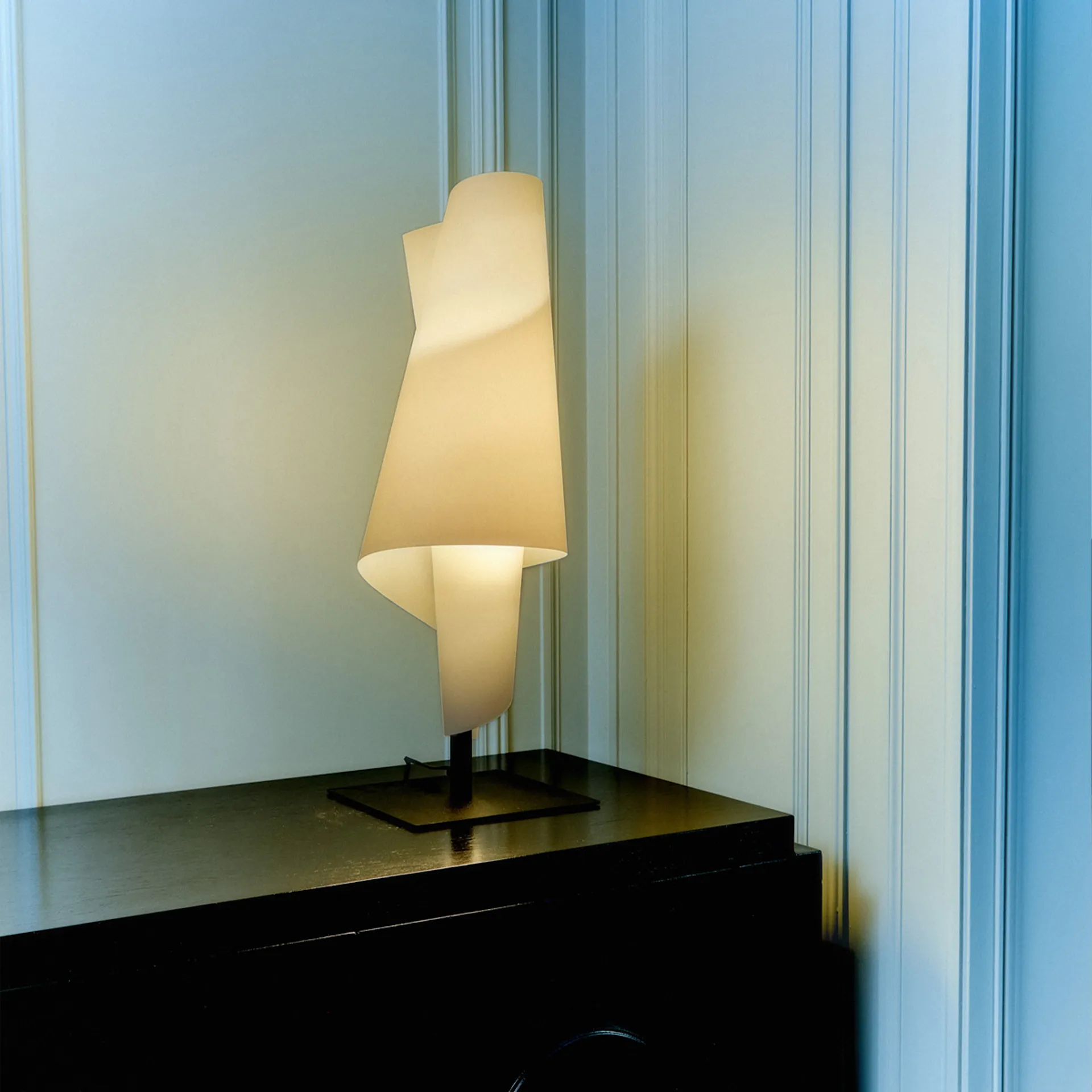 Talla 3 Table Lamp - Parachilna - NO GA