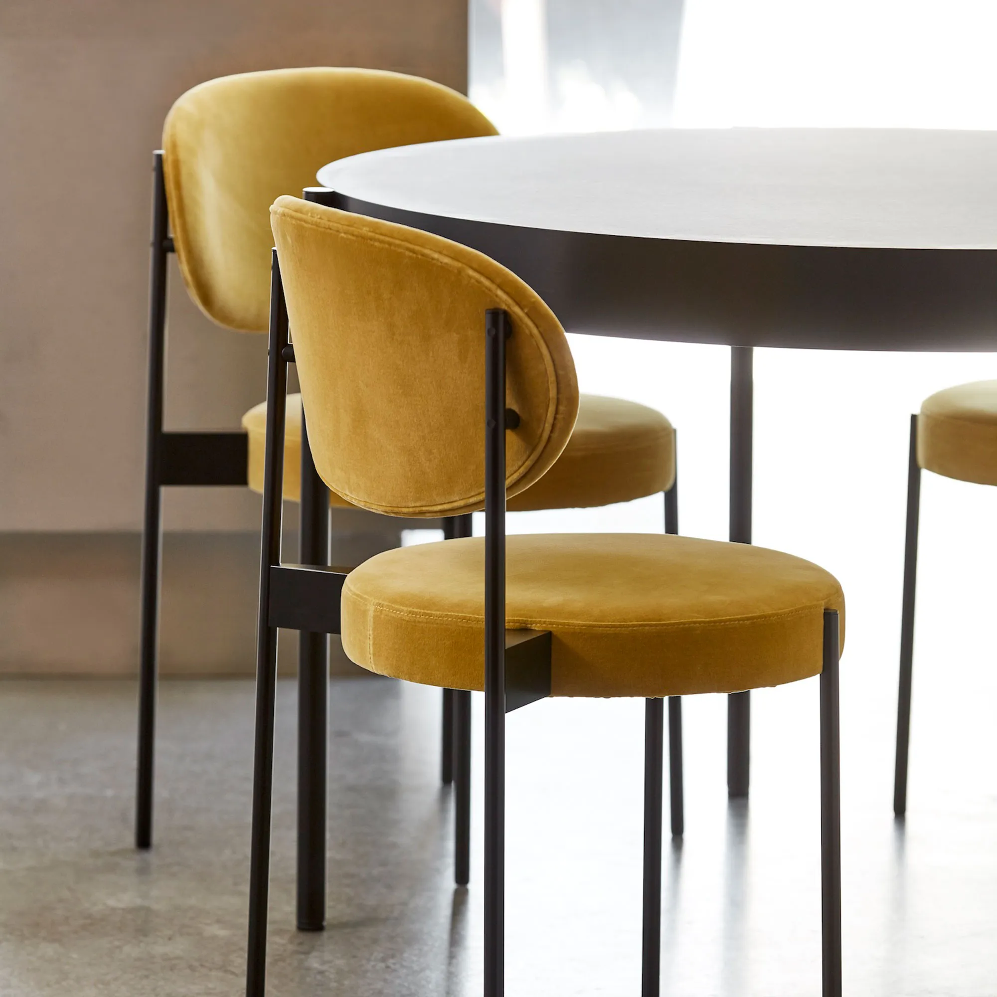 Series 430 Chair Black - 18