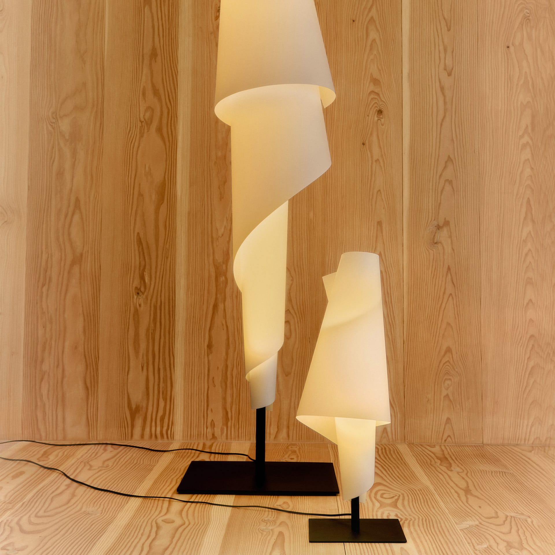 Alta Costura Floor Lamp - Parachilna - NO GA