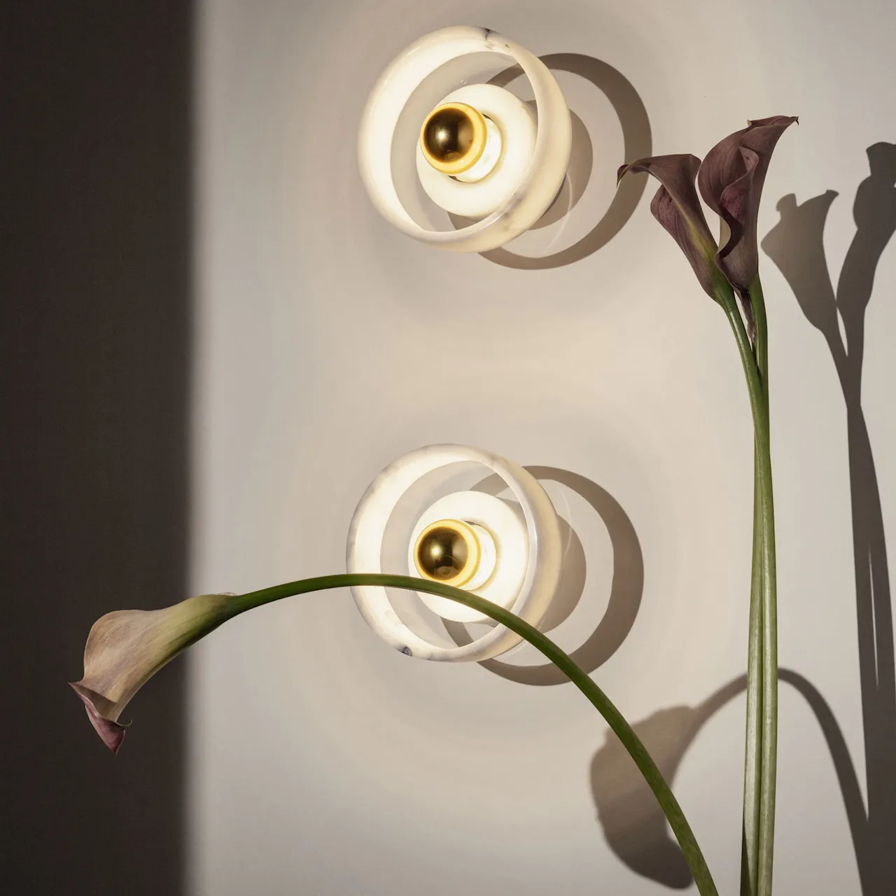 Stone wall lamp