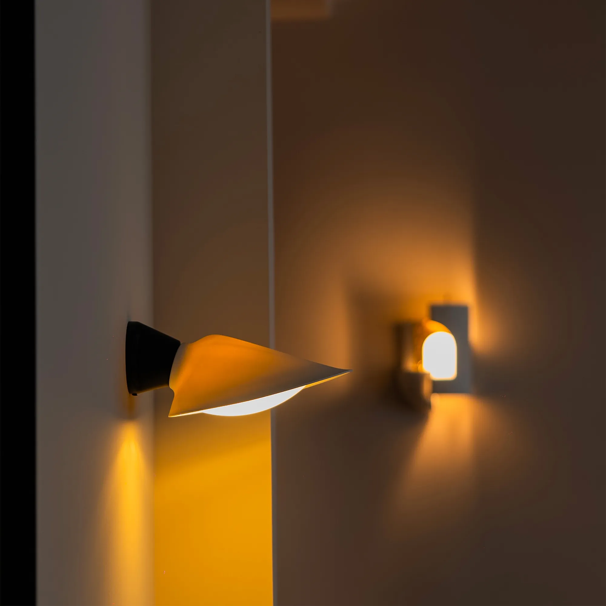Plume SW wandlamp met knop - 14