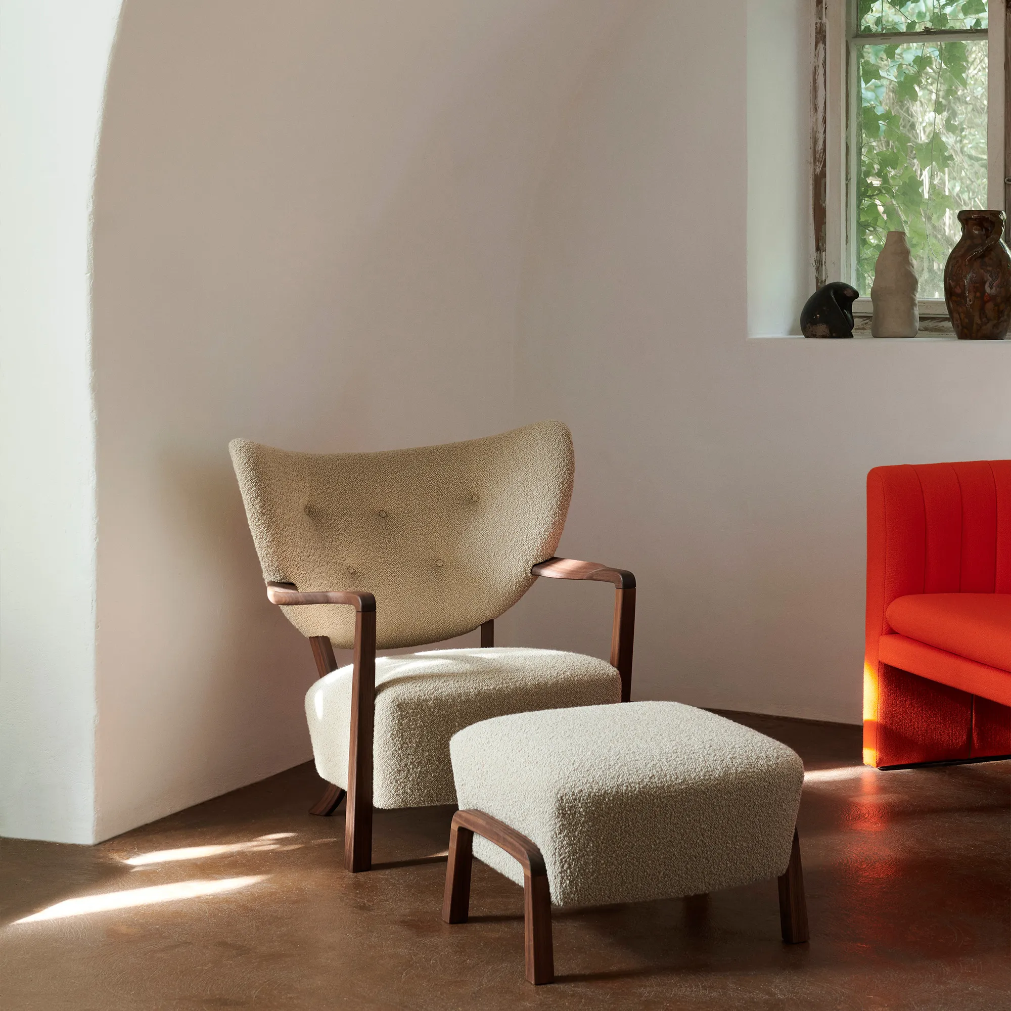 Wulff Lounge Chair ATD2  Pouf ATD3 - Walnut