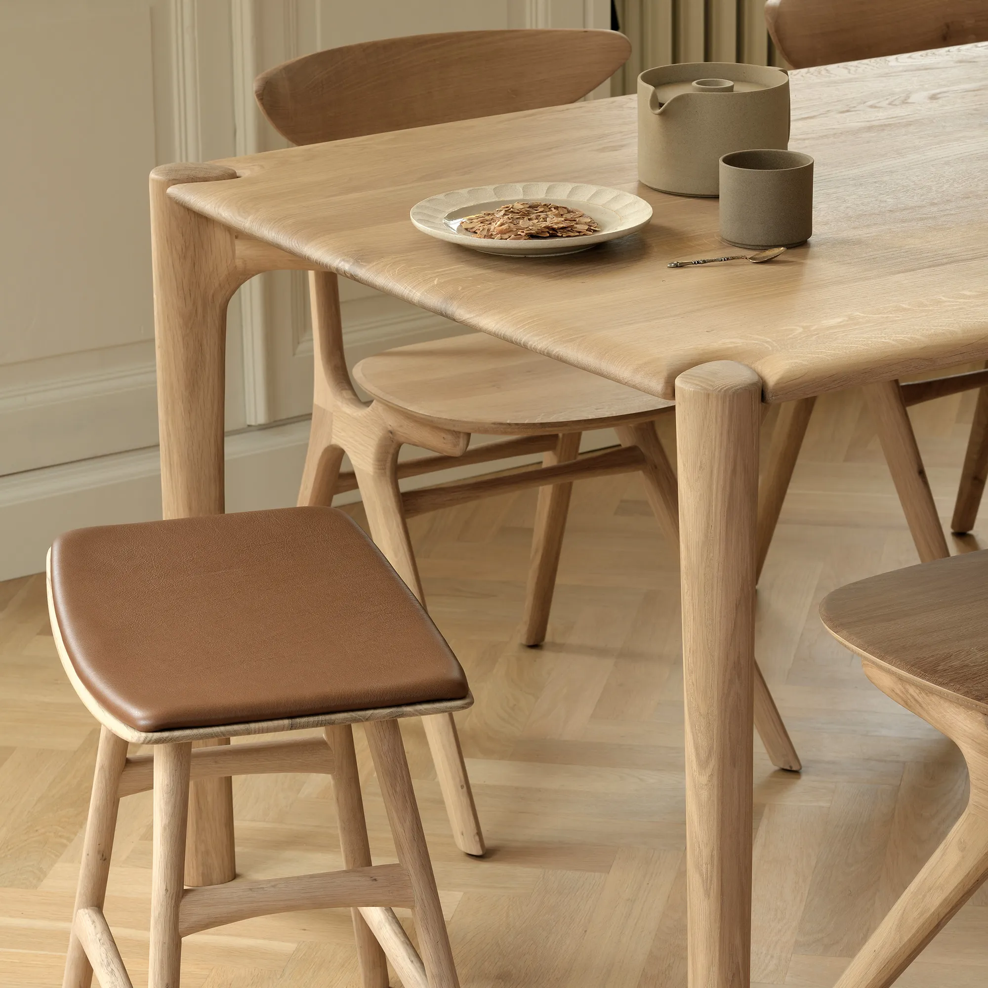 PI Dining Table - 6