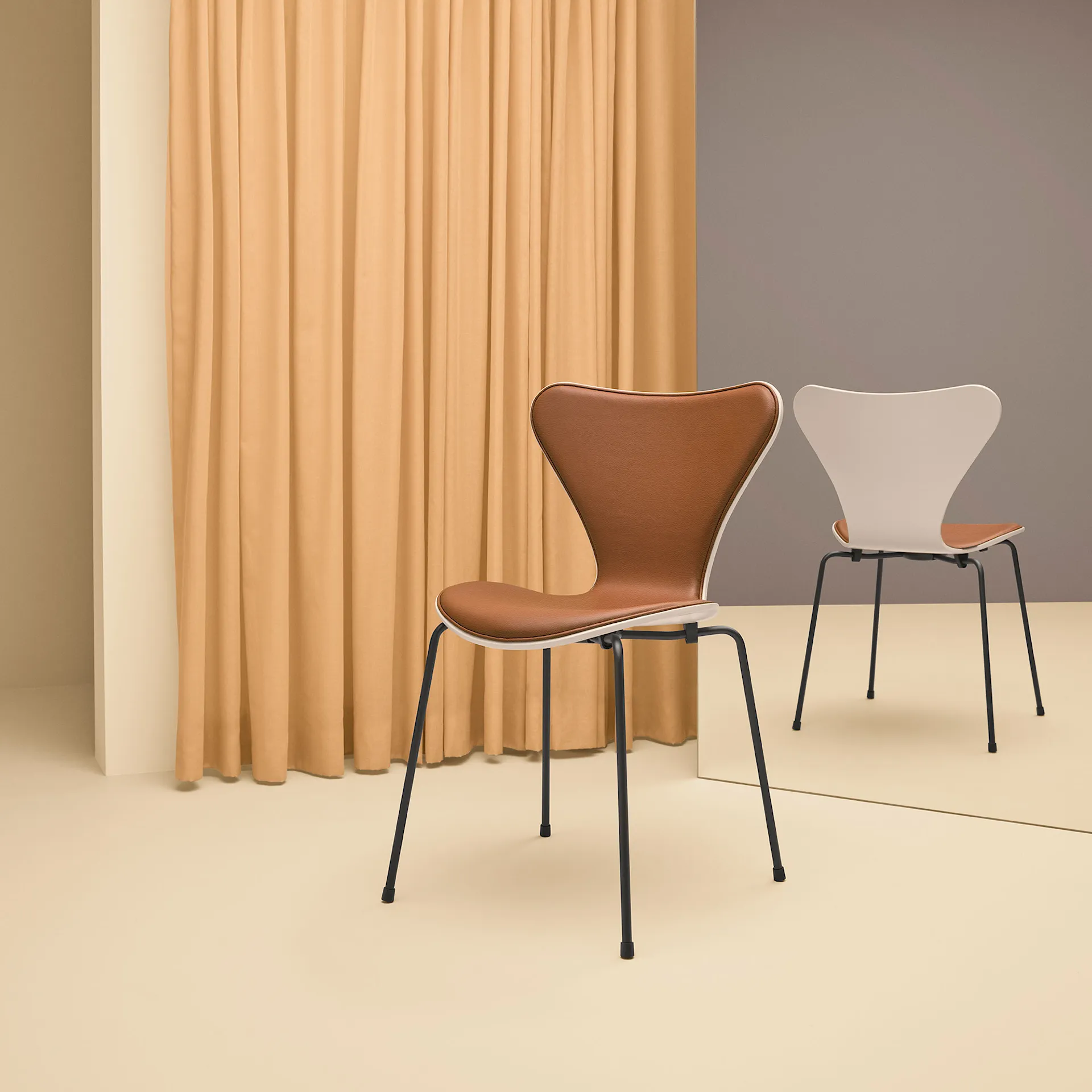 3107 Series 7 Front upholstered - Fritz Hansen - Arne Jacobsen - NO GA