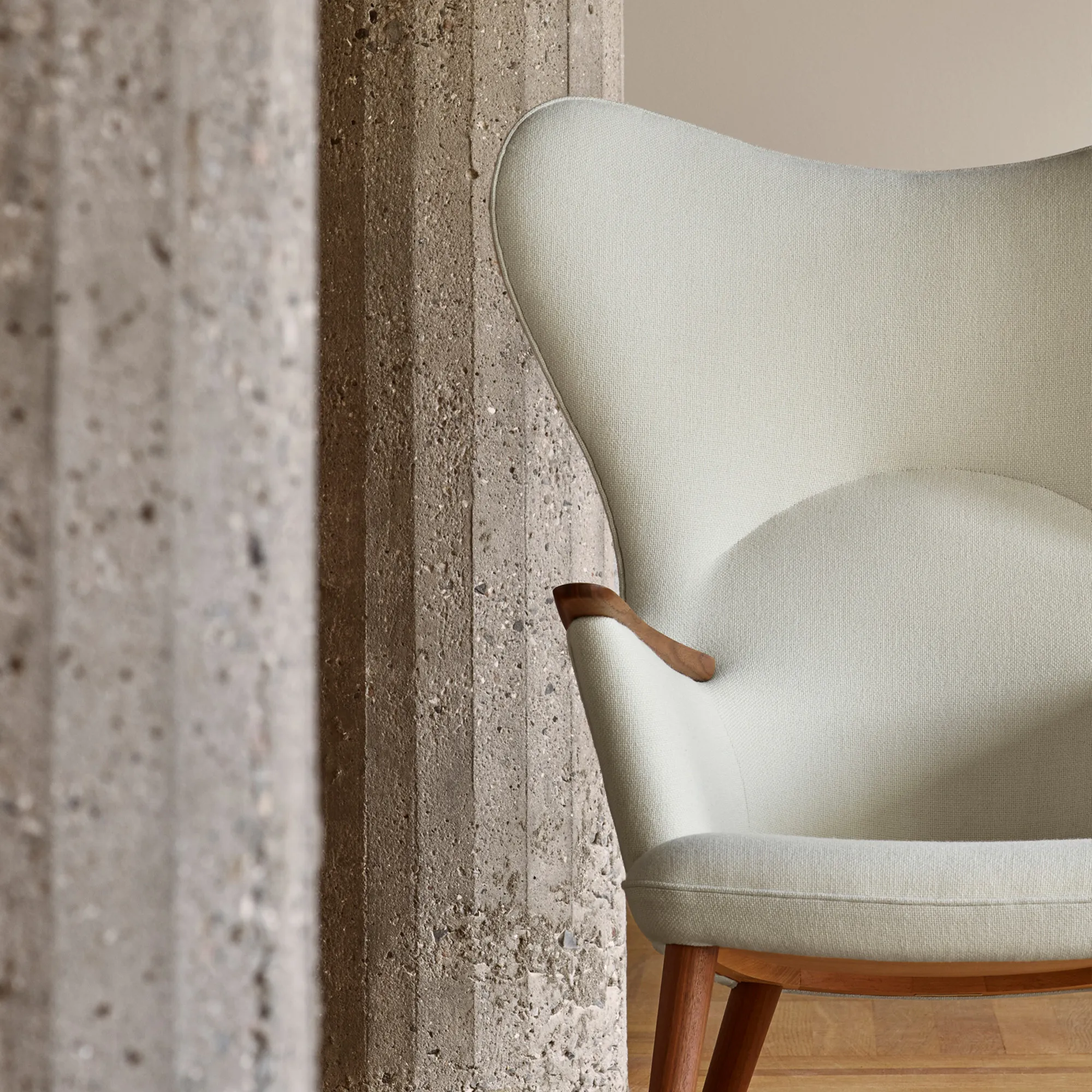 CH78 Mama Bear Armchair - 16
