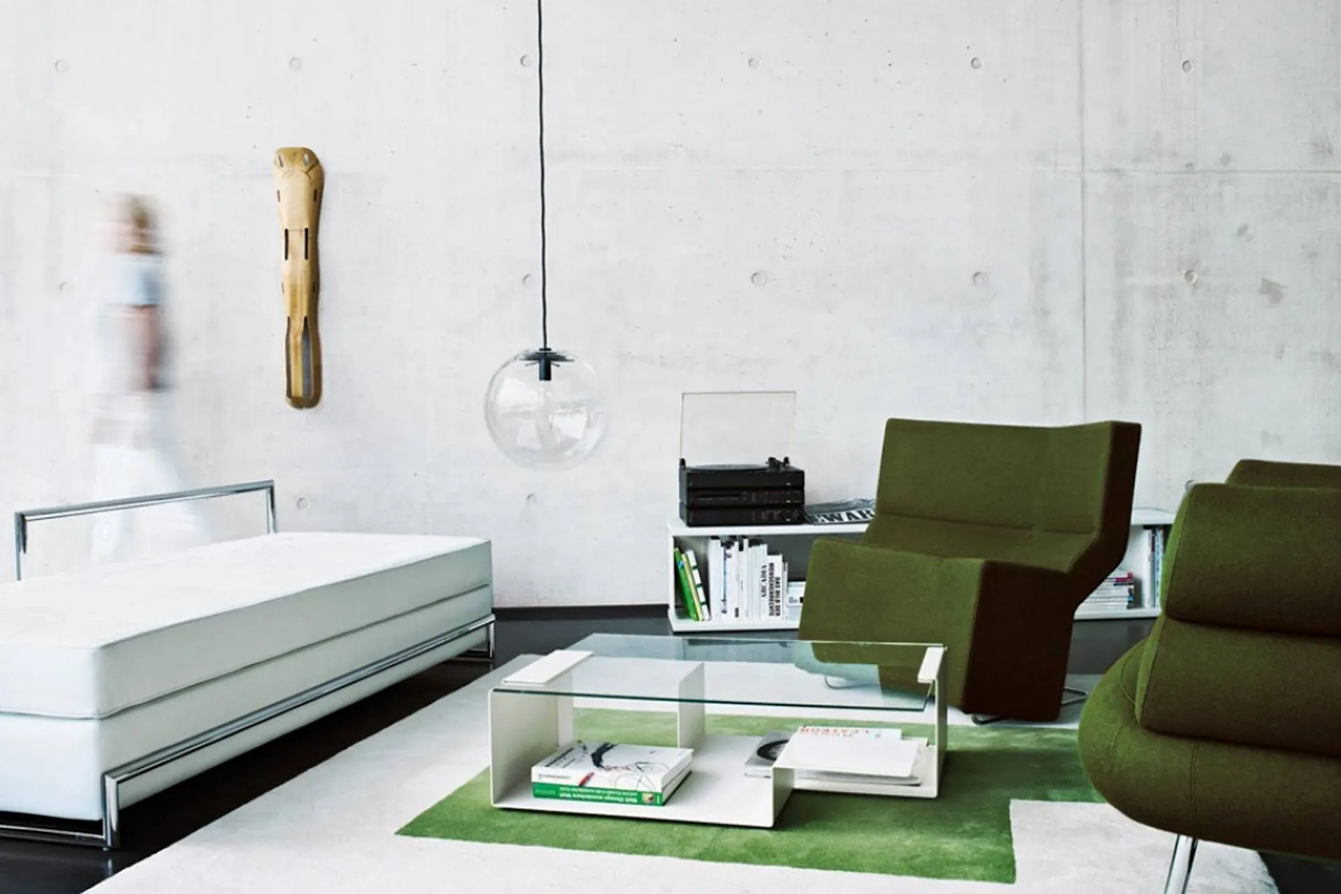 Diana D Coffee table - ClassiCon - Konstantin Grcic - NO GA