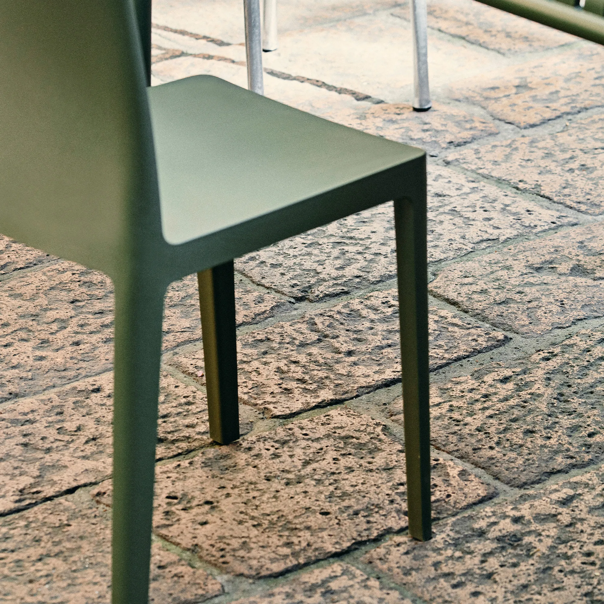 Élémentaire Seat Cushion Outdoor Chair