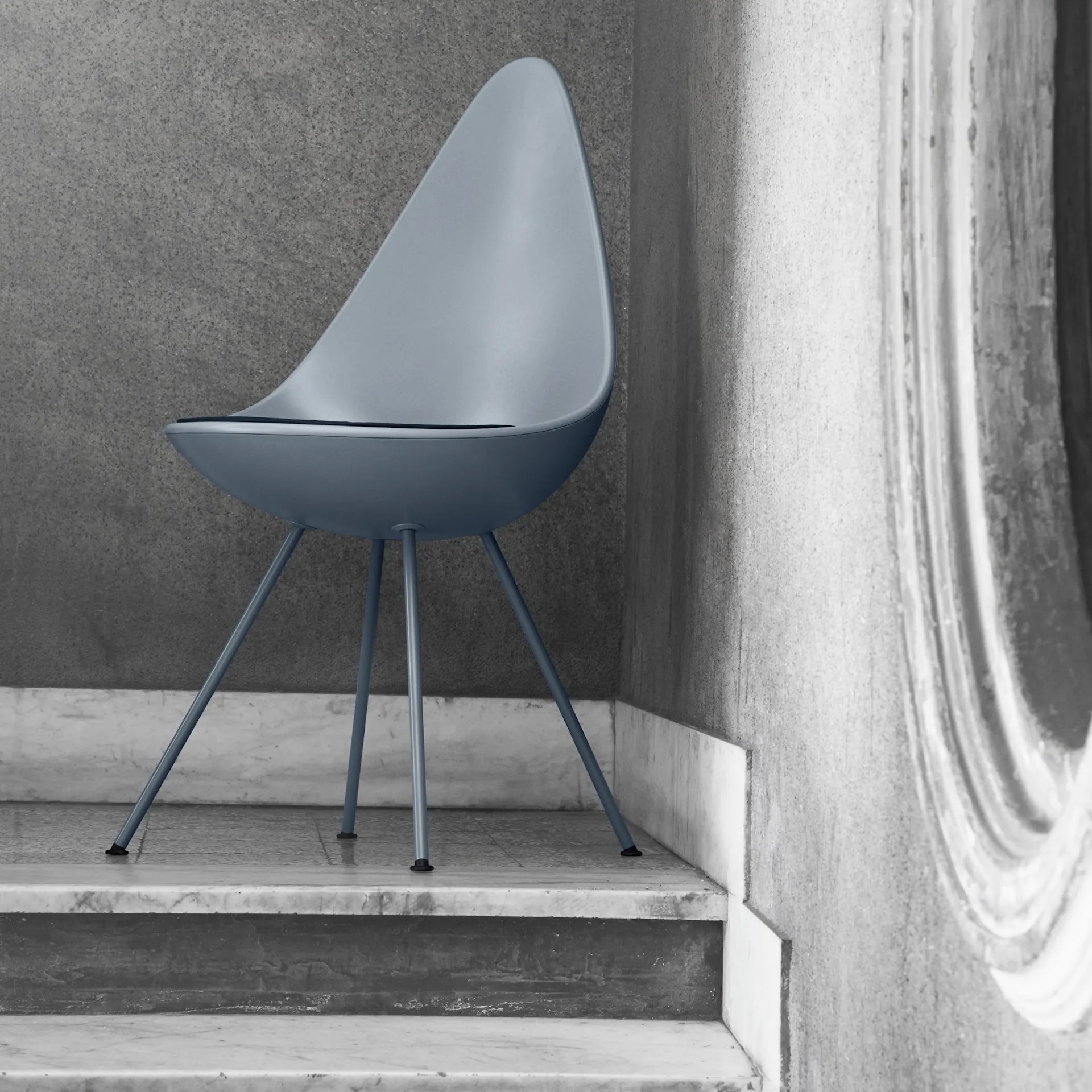 3110 Drop Chair Black - Fritz Hansen - Arne Jacobsen - NO GA