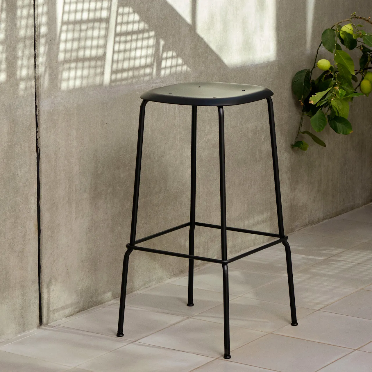 Soft Edge 85 Bar Stool