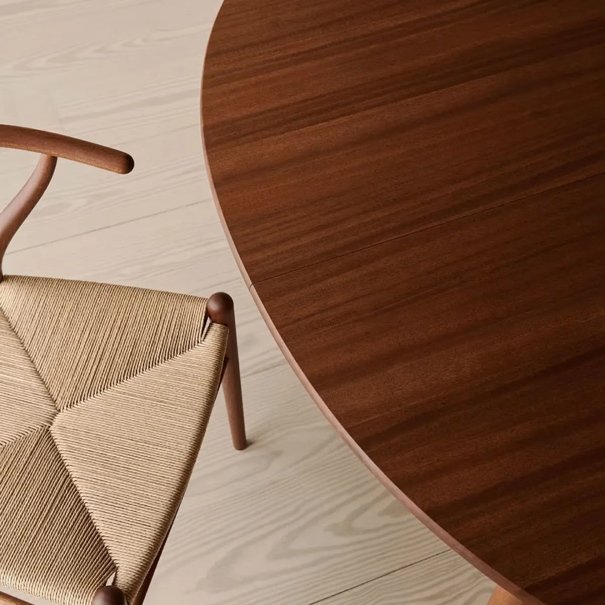 CH337 dining table - 4