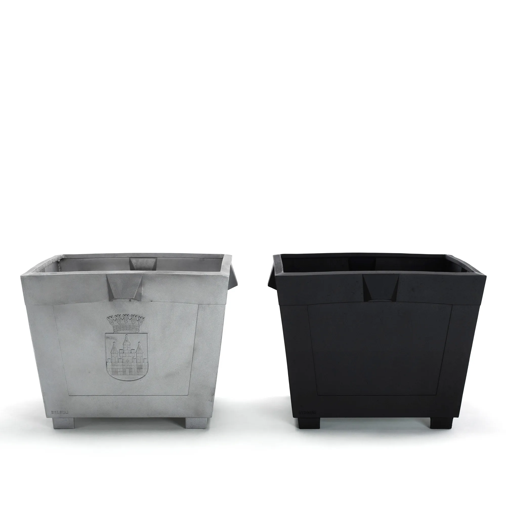 Karl XL Plant Pot Emblem - 2
