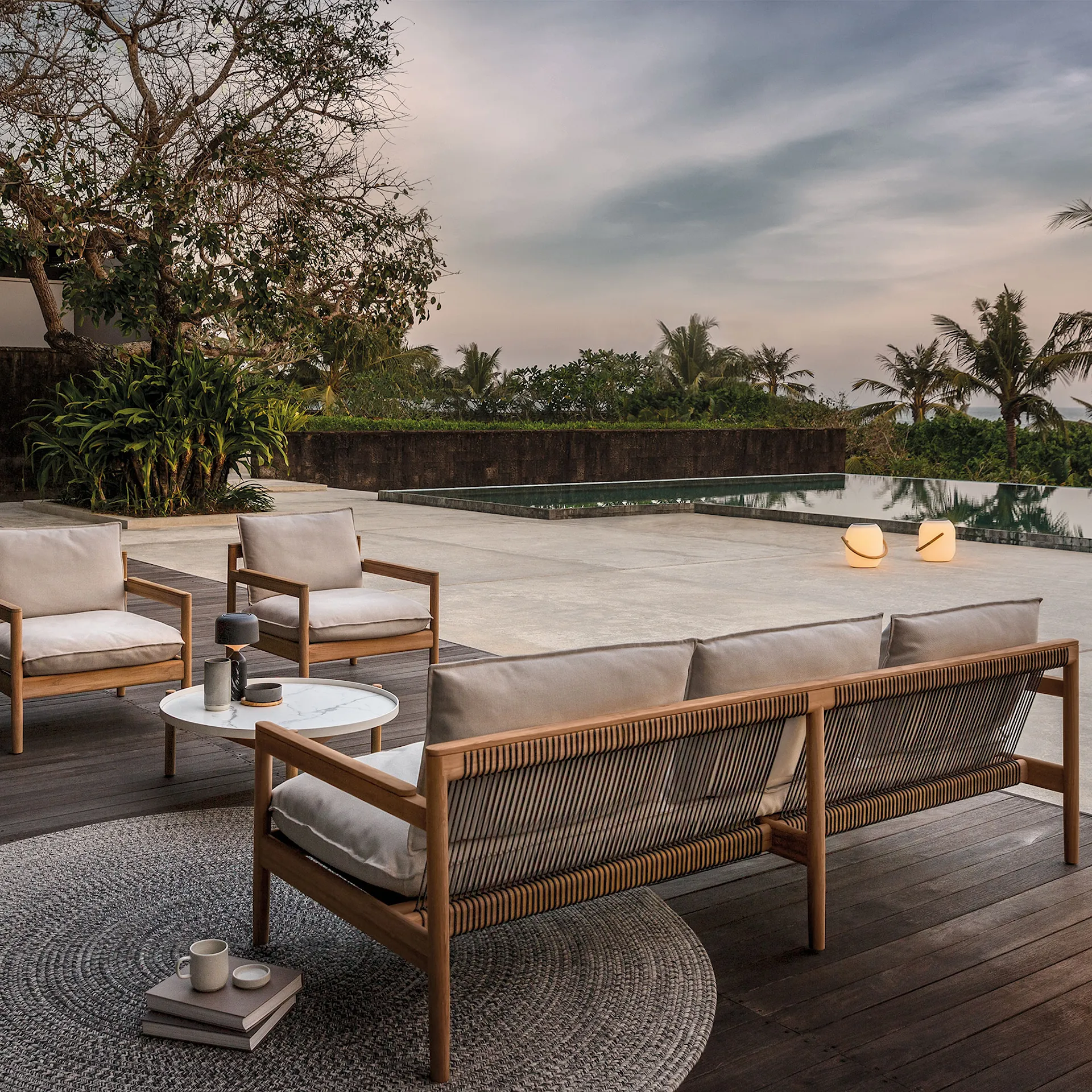 Gloster outdoor sofa discount