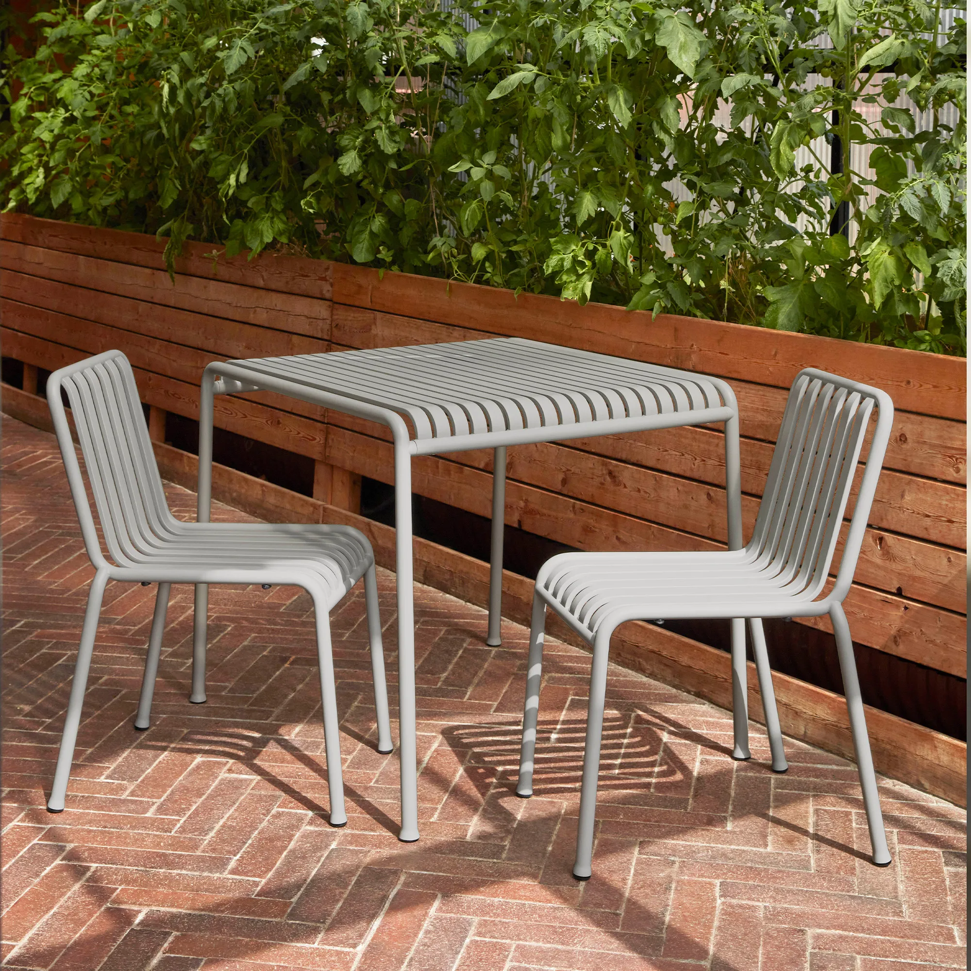 Palissade eetkamerset met tafel, tuinbank en 2 fauteuils - 7