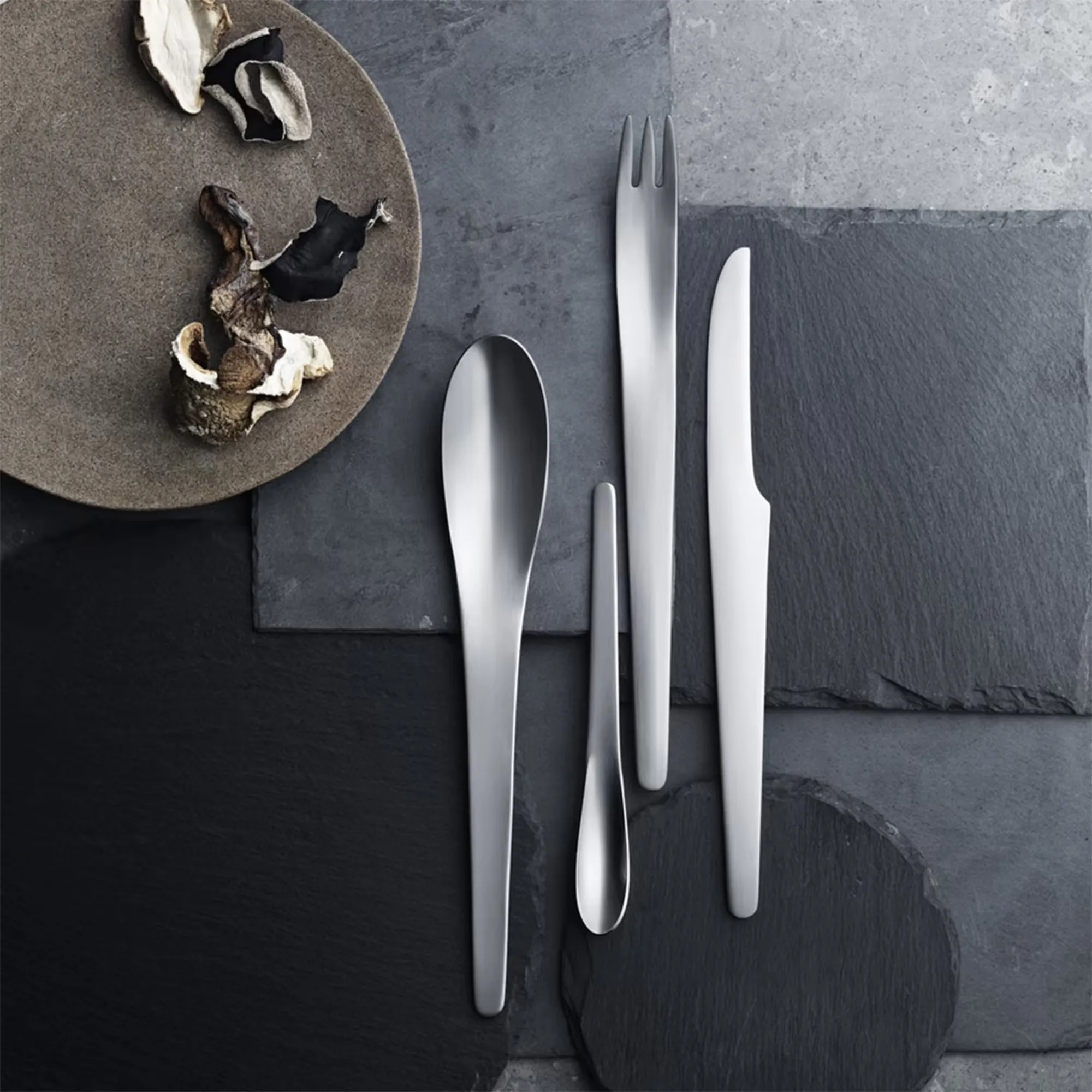 Arne Jacobsen cutlery set 16 pieces - 2
