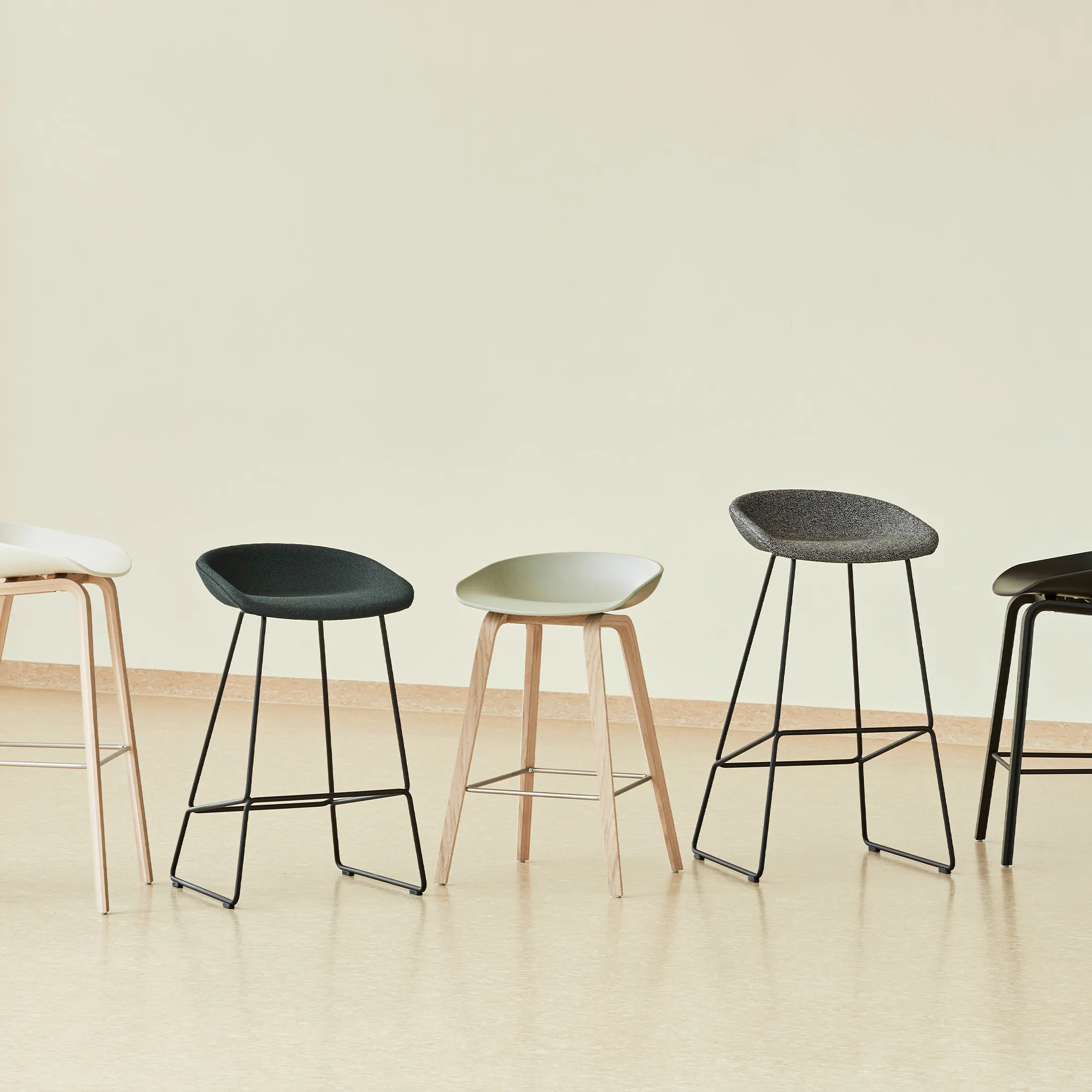 About a Stool AAS33 jakkarasta Low Oak - 4