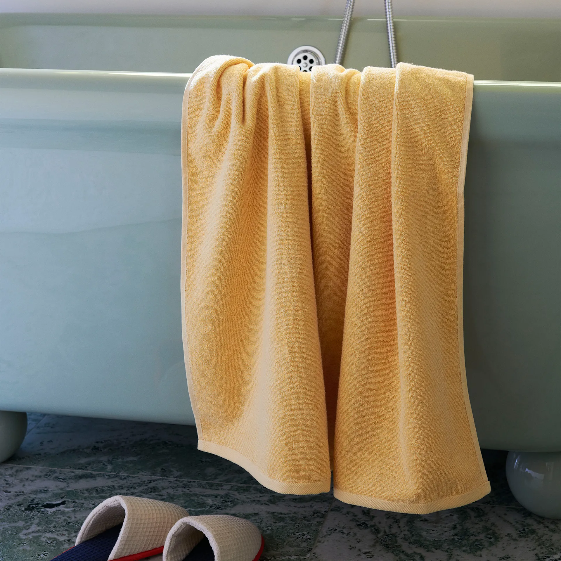 Mono Bath Towel 70 x 140 cm - HAY - NO GA