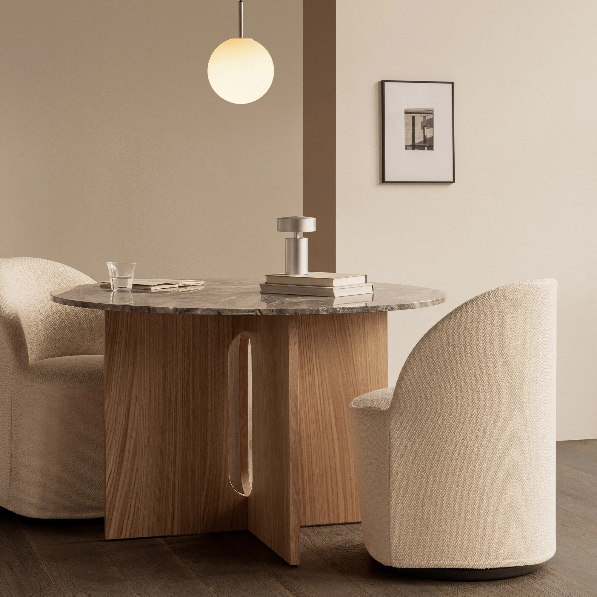 Androgyne Dining Table Ø120 cm Dark Stained Oak - 6