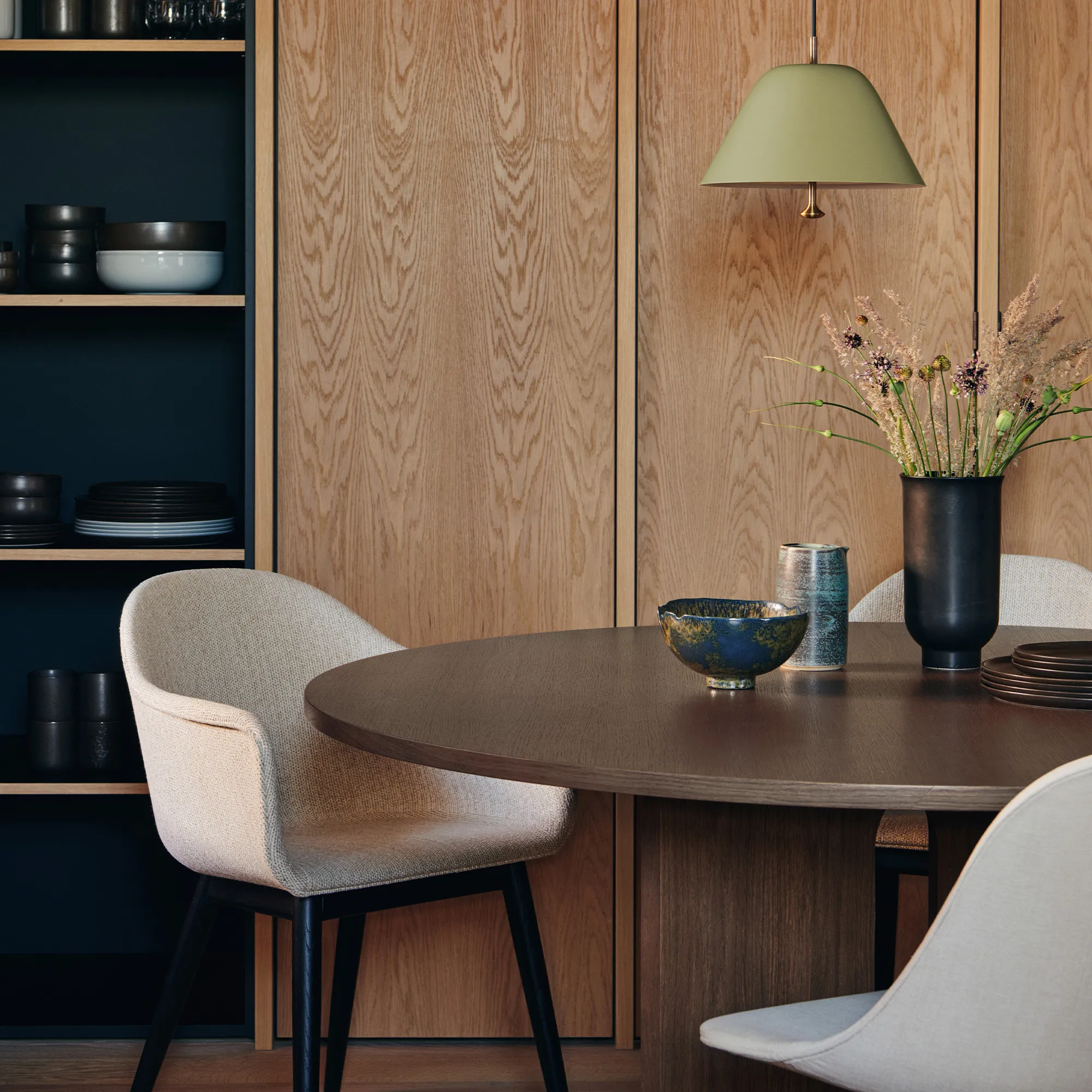 Androgyne Dining Table Ø120 cm Dark Stained Oak - 10