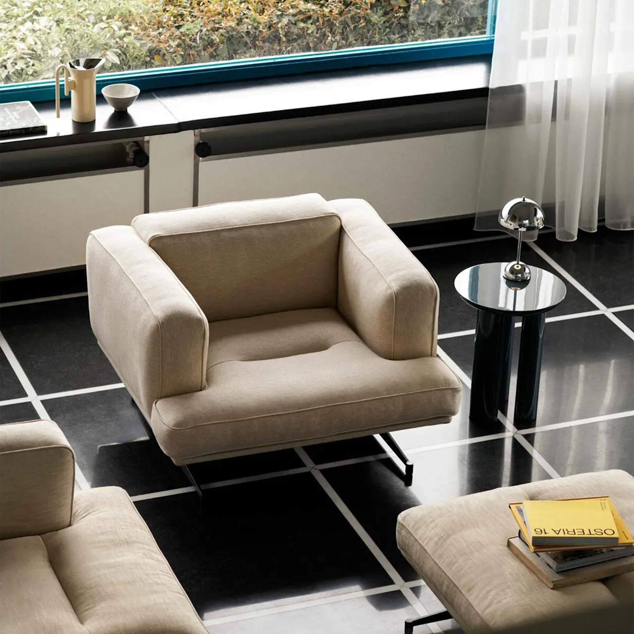 Inland AV21 1-personers sofa poleret aluminium ben