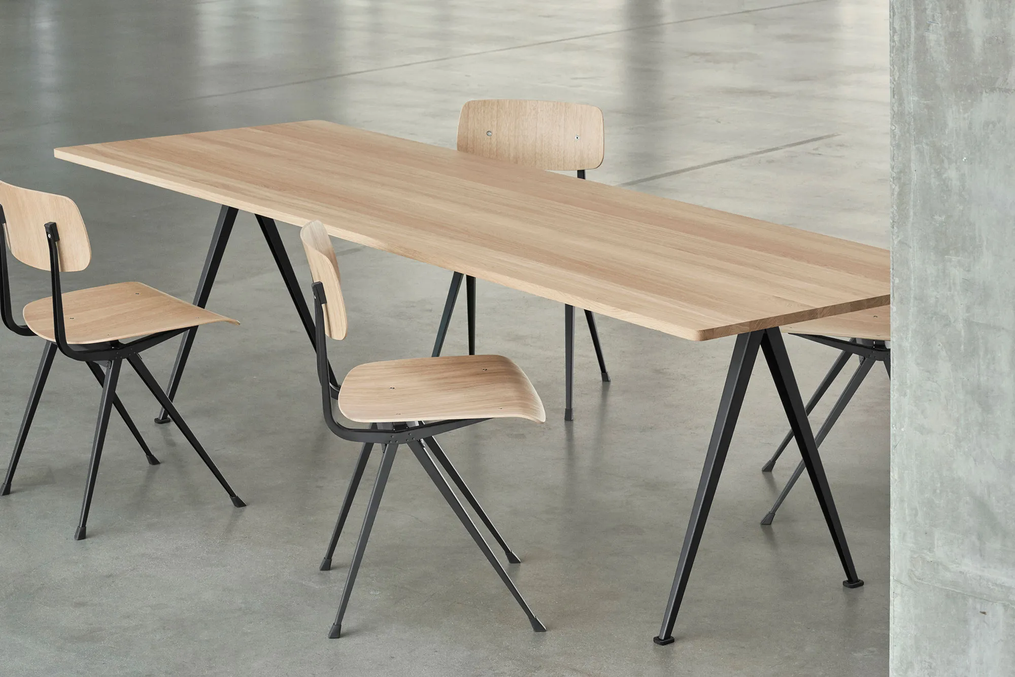 Pyramid 02 table 85x250 cm black powder coated steel - 3