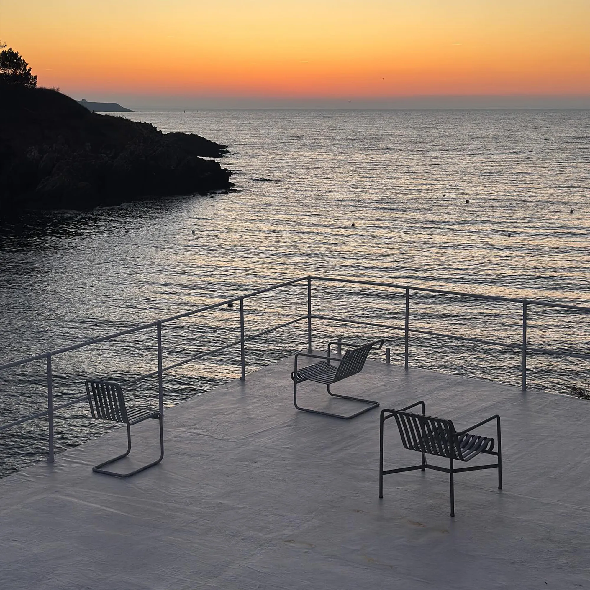 Palissade Cantilever Low Lounge Chair - 7