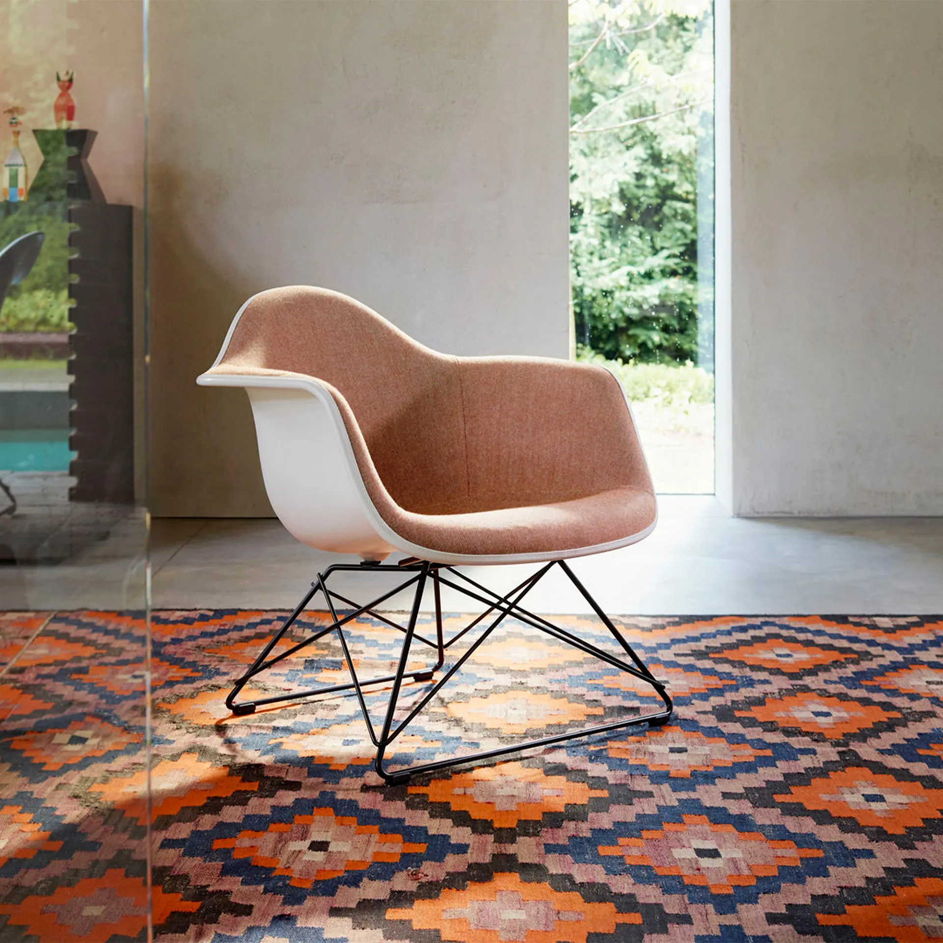 Eames lar chair discount