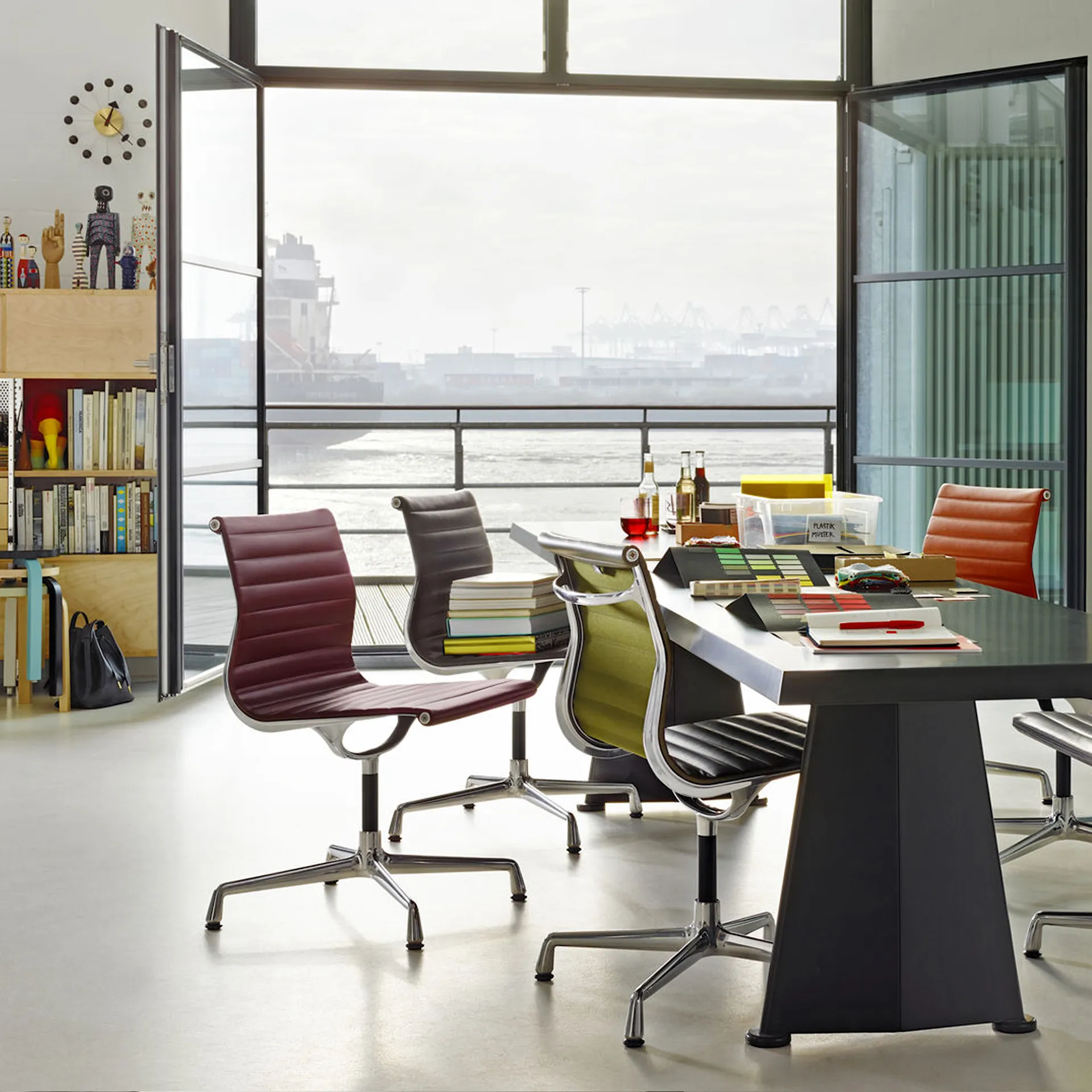 EA 108 Desk Chair Chrome - Vitra - Charles & Ray Eames - NO GA