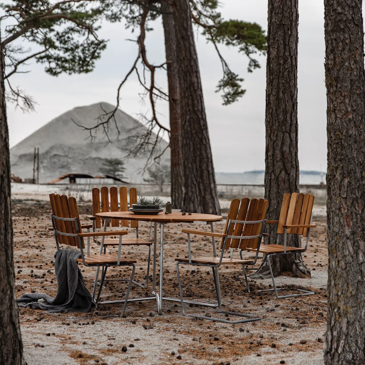 The classic series - 9A Table & 4 pcs A2 Armchairs