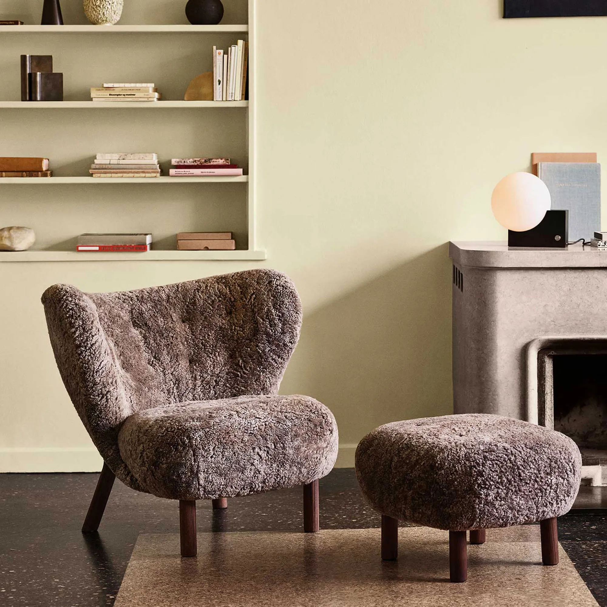 Little Petra Pouf Walnut