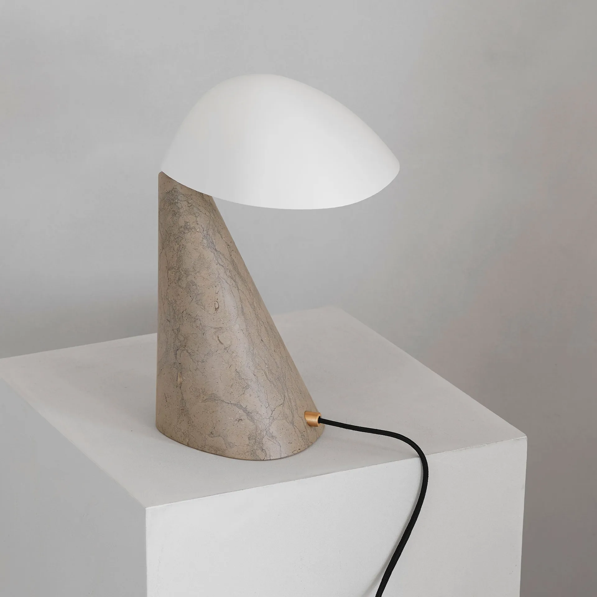 Fellow Lamp - Fredericia Furniture - NO GA