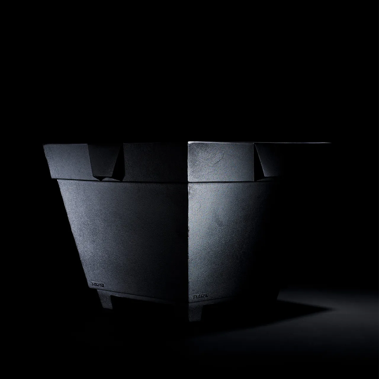 Karl Plant Pot
