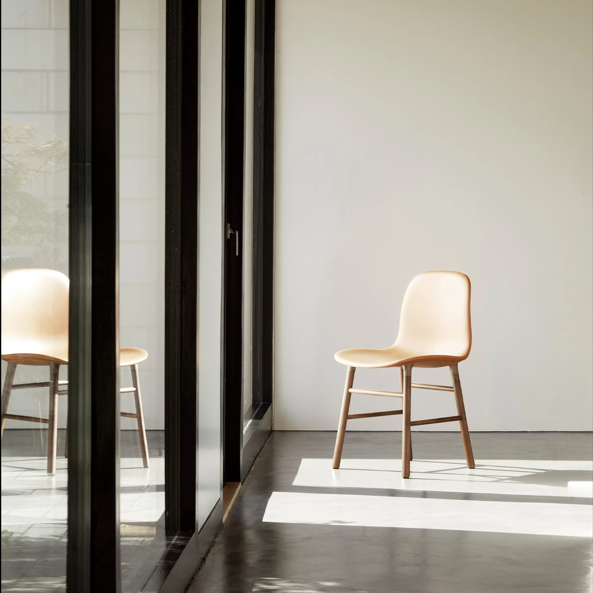 Form Chair Full Upholstery Oak - 3