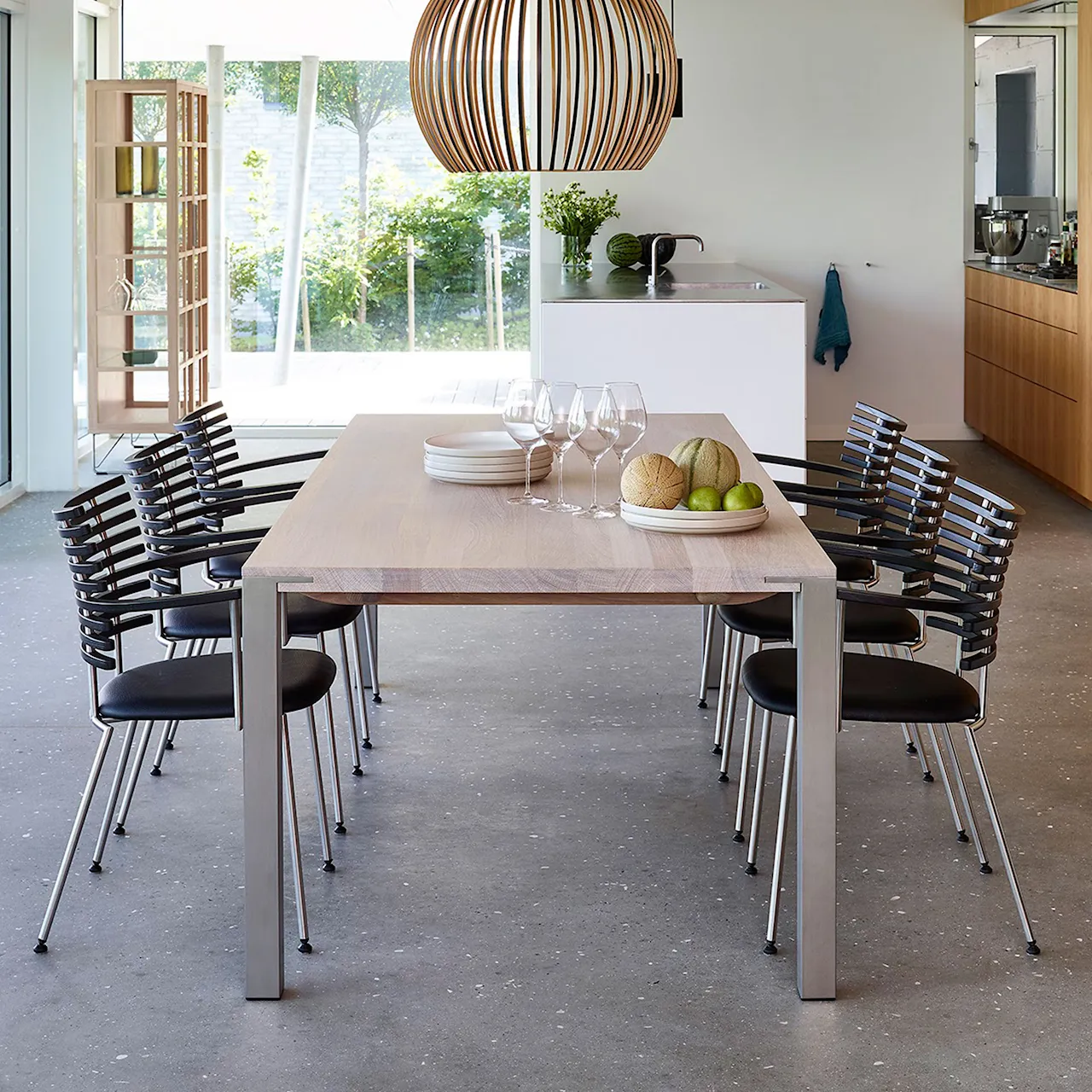 GM 2110 Table, 170 x 100 cm, Tabletop in Oiled Oak, 1 additional tabletop in the same wood, Legs in brushed stainless steel