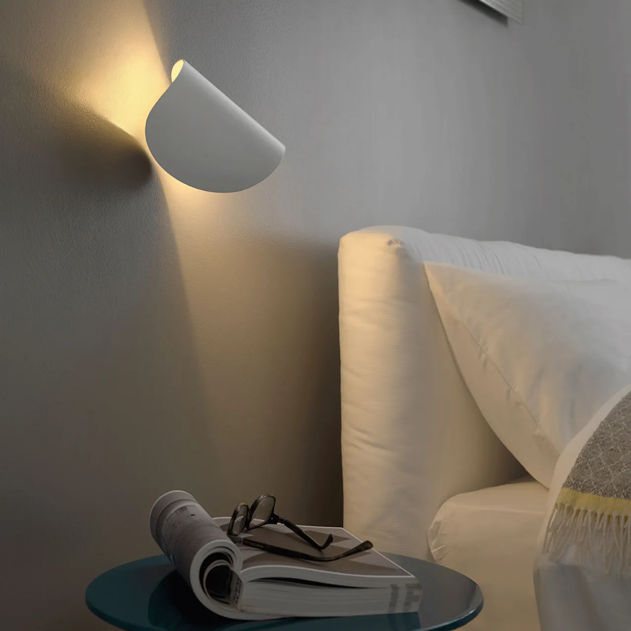 IO Wall Lamp