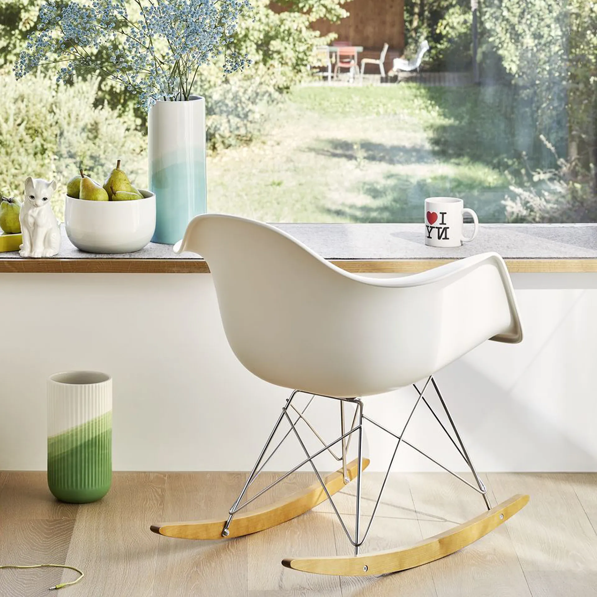 Eames RE Plastic Chair - RAR - Vitra - Charles & Ray Eames - NO GA