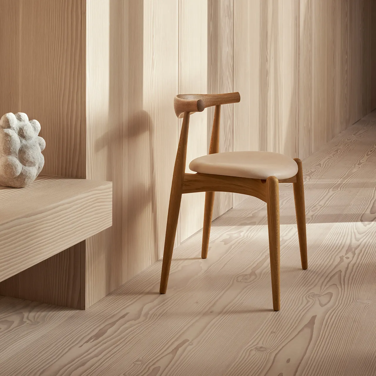 CH20 Elbow Chair - Beech
