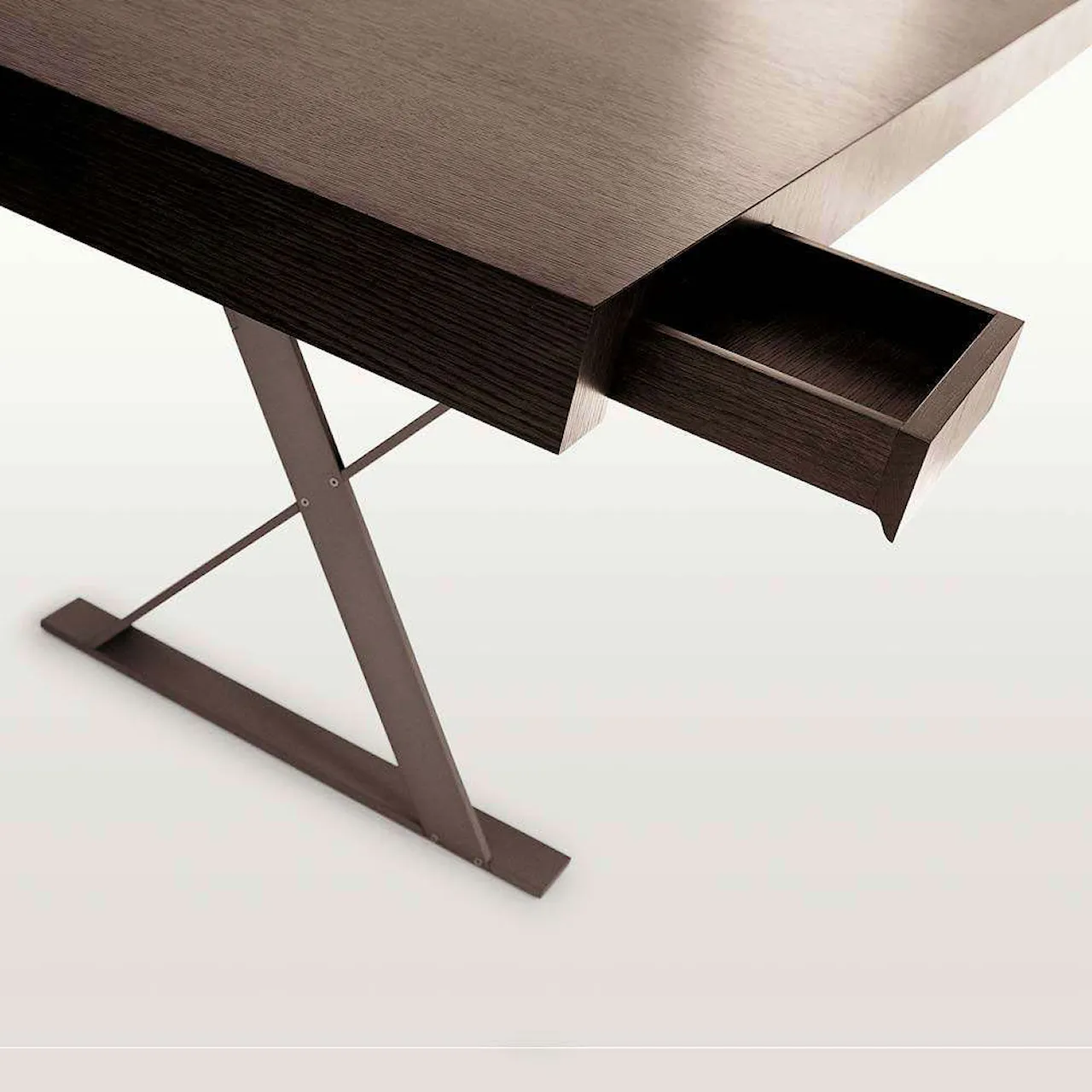 Max Writing Desk