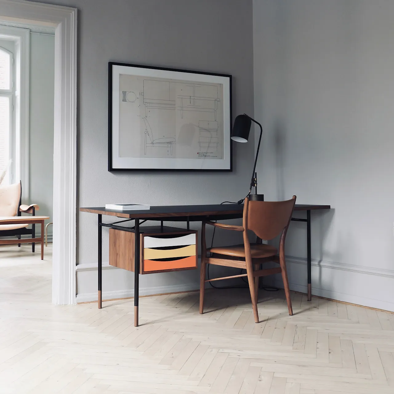 Nyhavn Desk, 170 cm, with Tray Unit, Oak Clear oil/Black linoleum, Black Steel, Cold