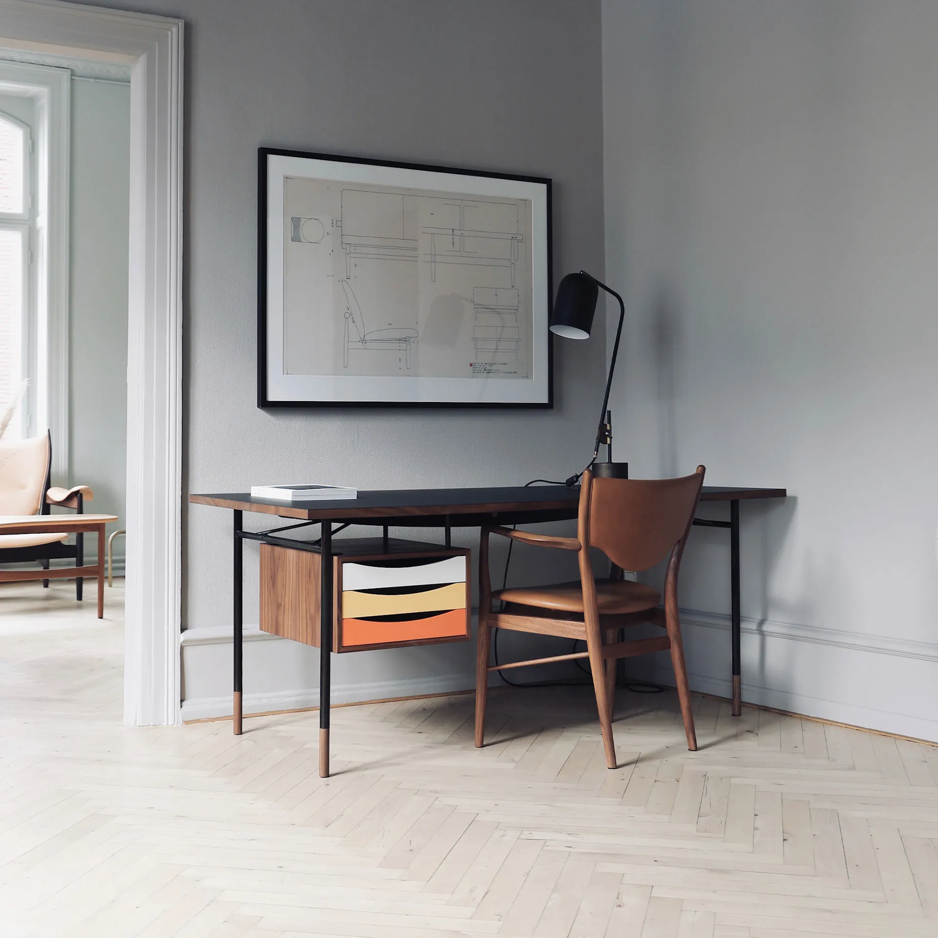 Nyhavn Desk, 170 cm, with Tray Unit, Oak Clear oil/Black linoleum, Black Steel, Cold - House of Finn Juhl - Finn Juhl - NO GA