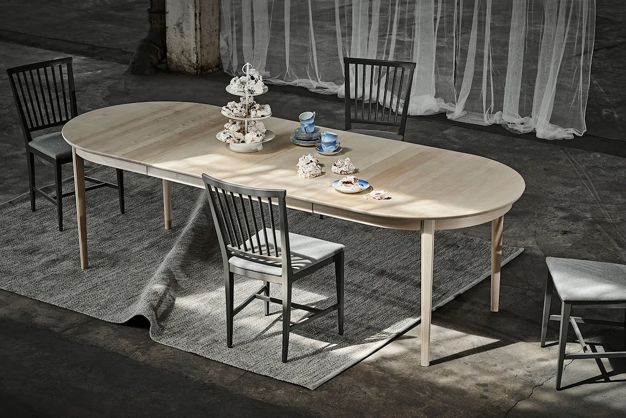 Vardags Dining Table