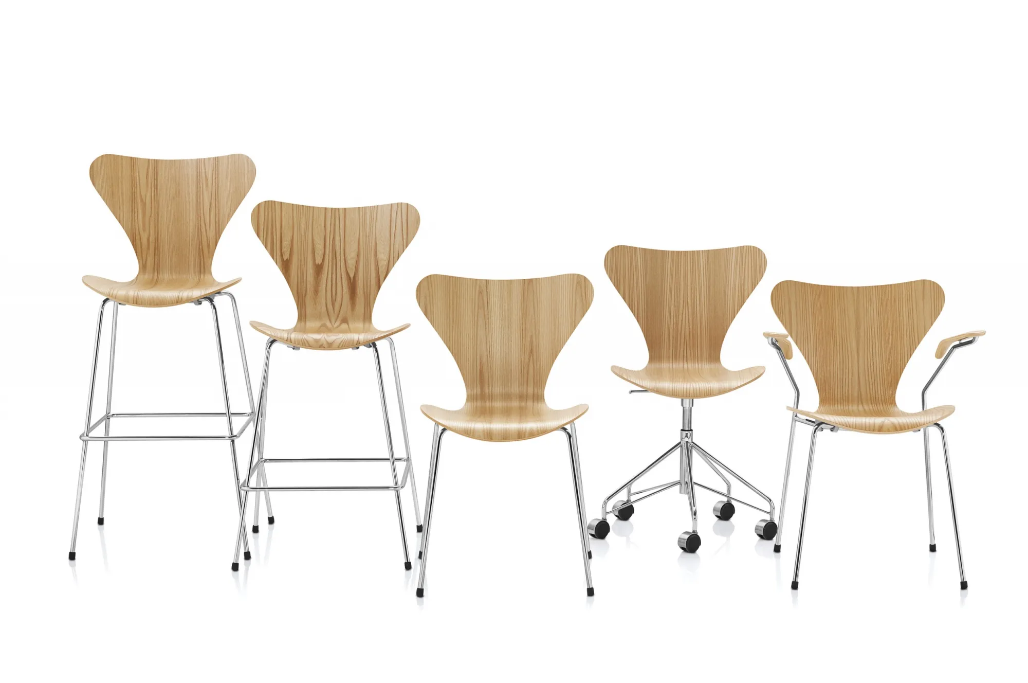 3207 Series 7 Armchair - 2