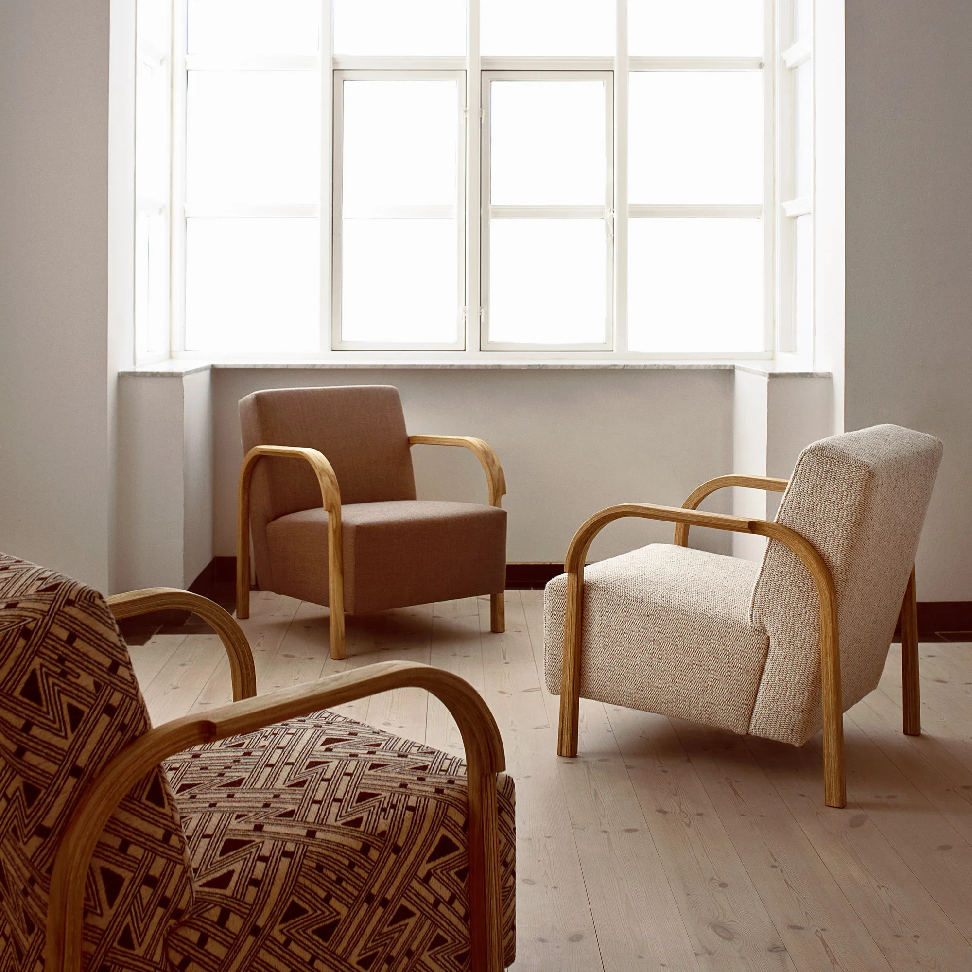 Arch Lounge Chair - 8
