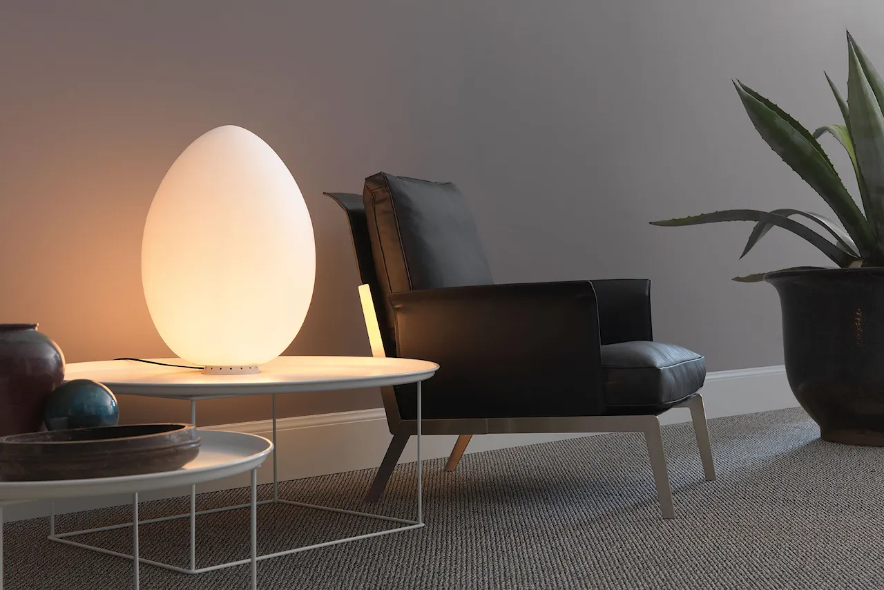 Uovo Table Lamp